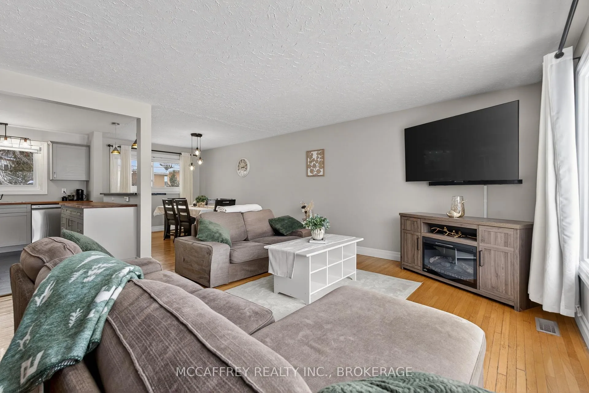 Photo 5 of 31 Meadowvale Avenue, Belleville, Belleville Ward — HOMEH
