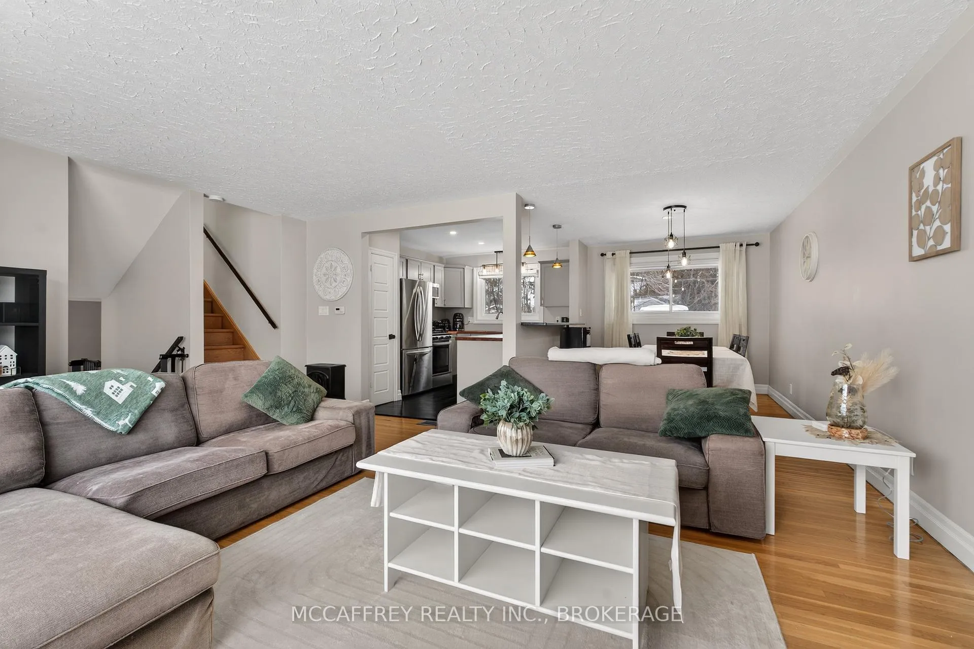 Photo 6 of 31 Meadowvale Avenue, Belleville, Belleville Ward — HOMEH