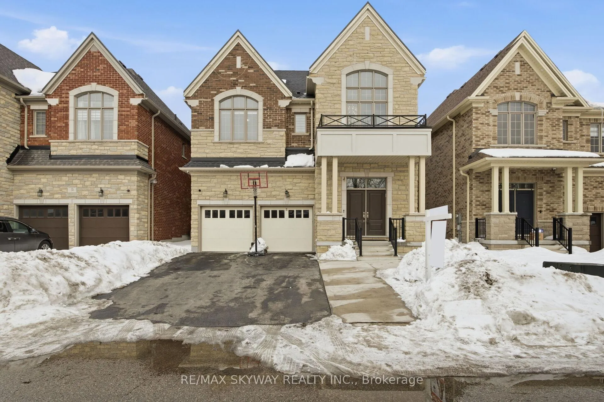 Front of 22 Tamworth Court