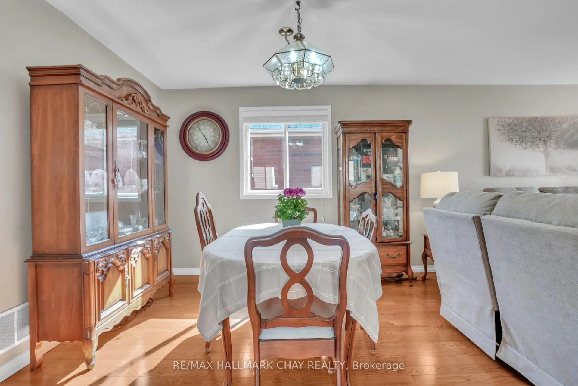 Photo 4 of 35 Butternut Drive, Barrie, Holly — HOMEH