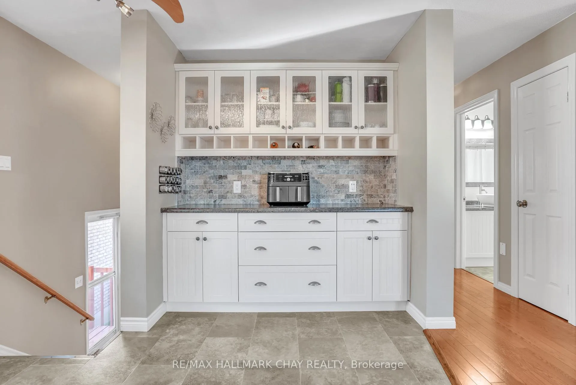 Photo 8 of 35 Butternut Drive, Barrie, Holly — HOMEH