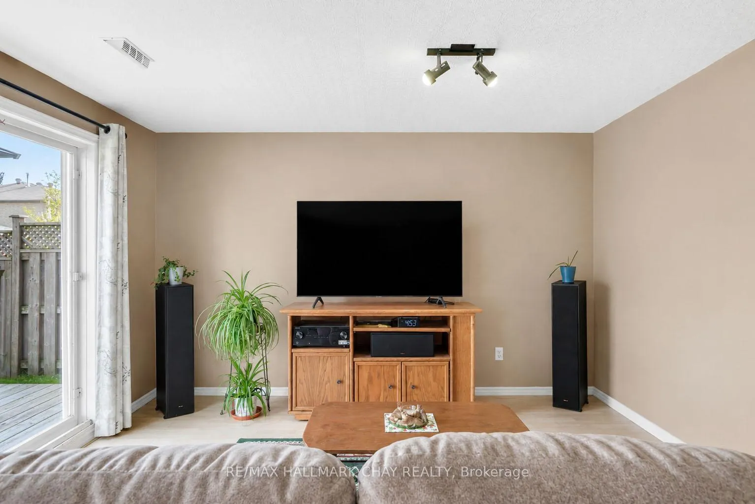 Photo 12 of 35 Butternut Drive, Barrie, Holly — HOMEH