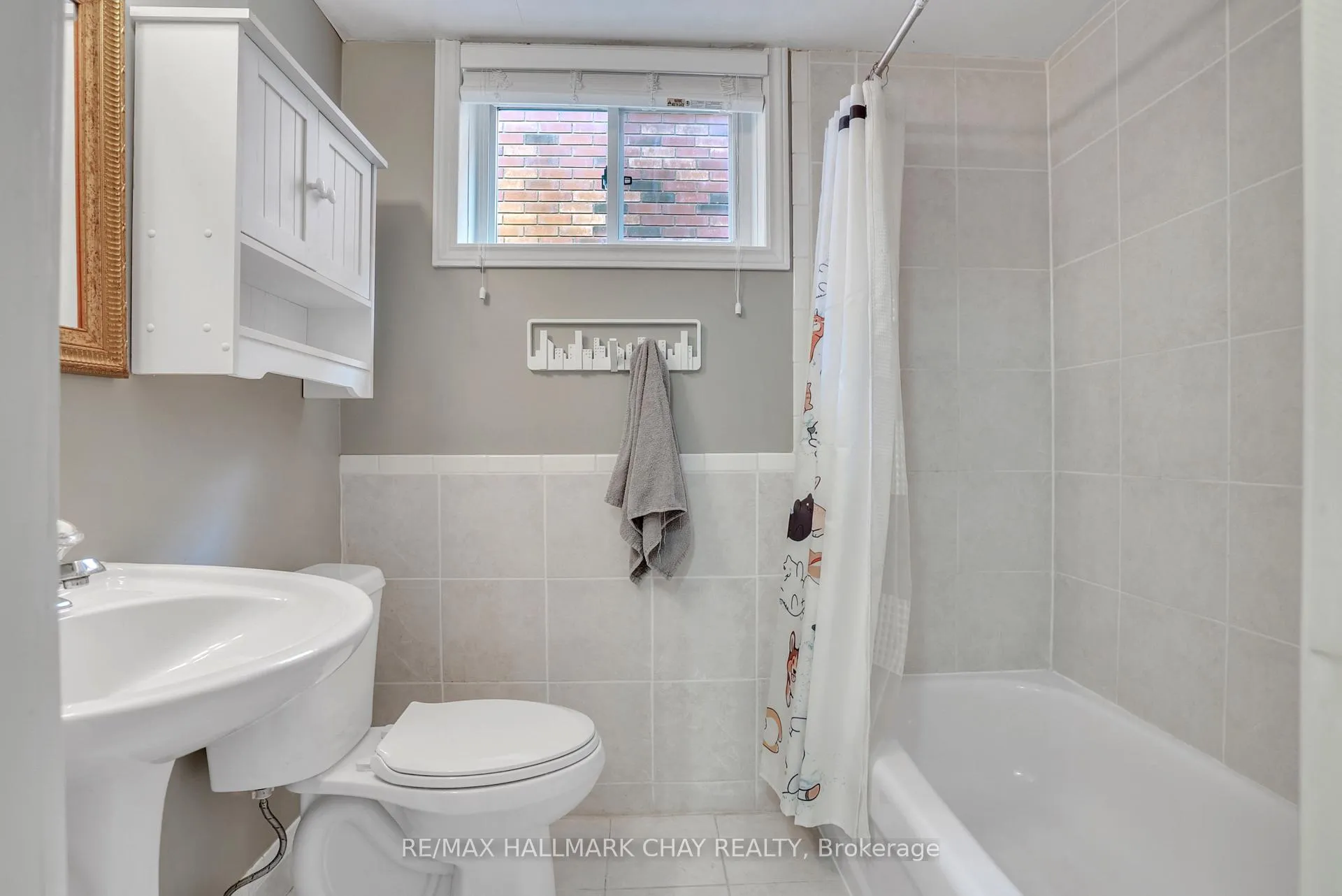 Photo 15 of 35 Butternut Drive, Barrie, Holly — HOMEH