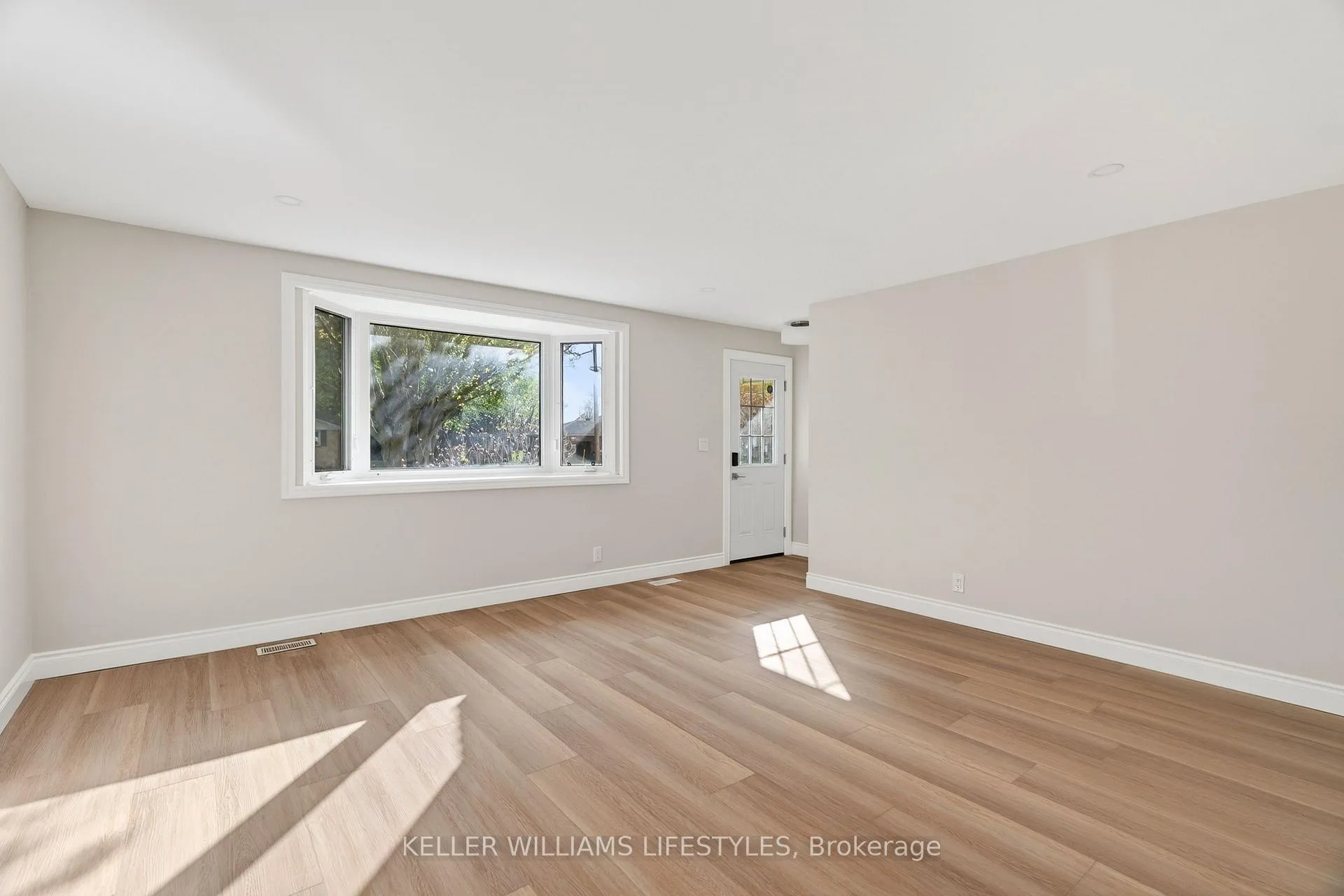 Photo 4 of Unit A, 159 Ewen Avenue, Southwest Middlesex, Glencoe — HOMEH