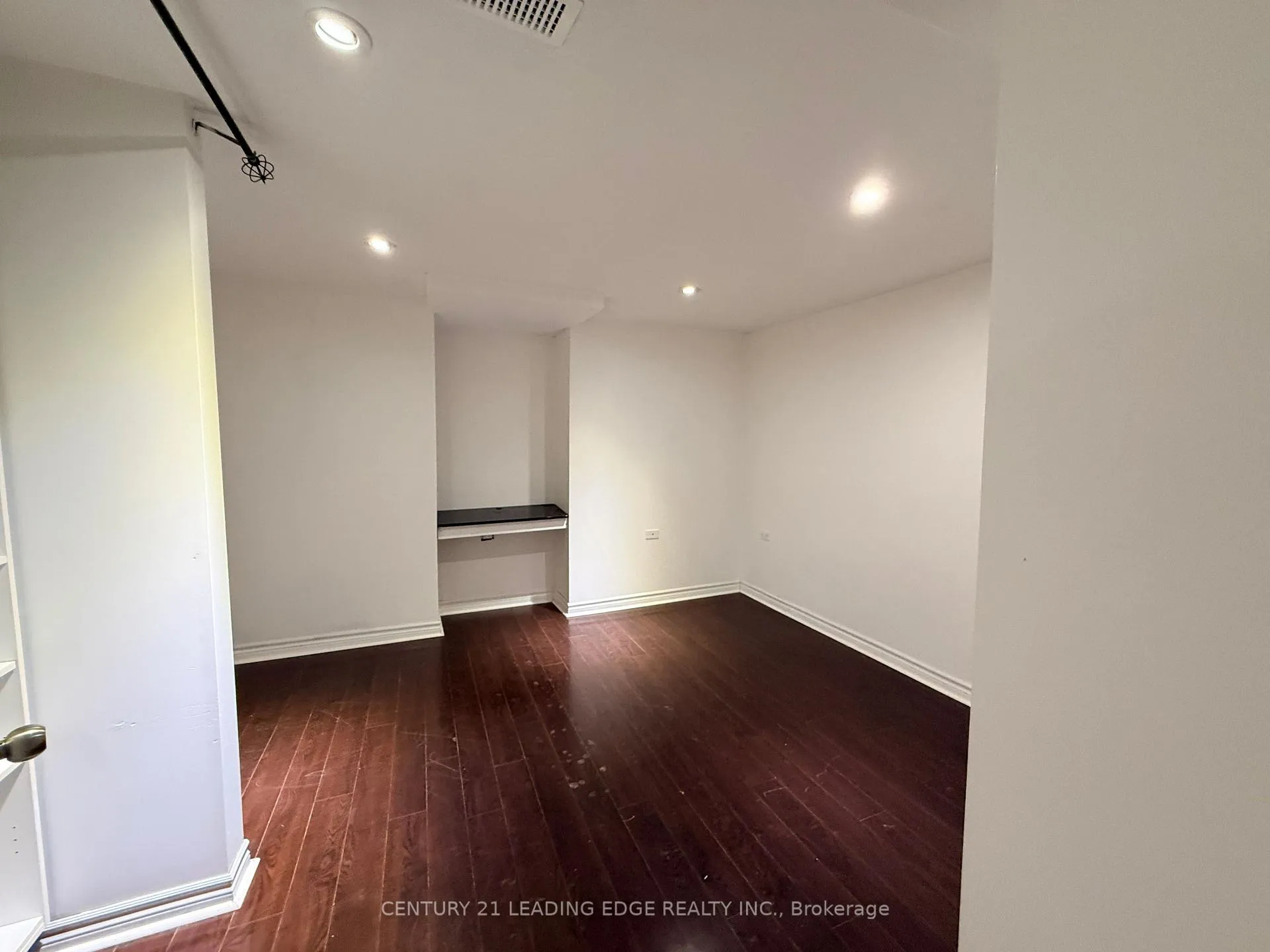 Photo 8 of Unit Lower, 532 Grandview Street S, Oshawa, Donevan — HOMEH