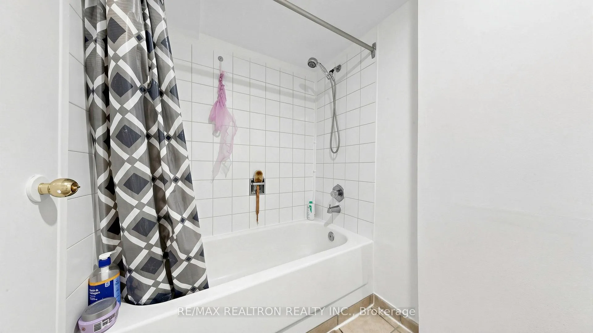 Photo 39 of 58 Glanvil Crescent, Scarborough, Malvern — HOMEH