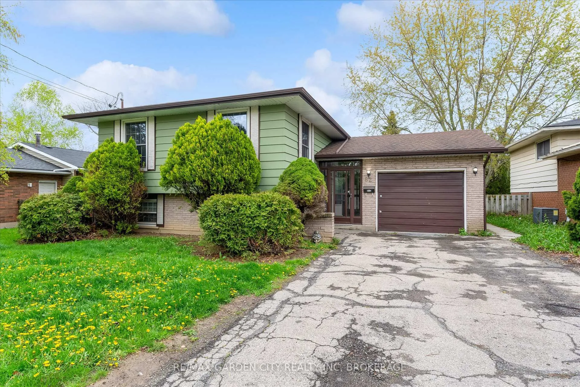 Photo 1 of 82 Linwell Road, St. Catharines, Lakeport — HOMEH