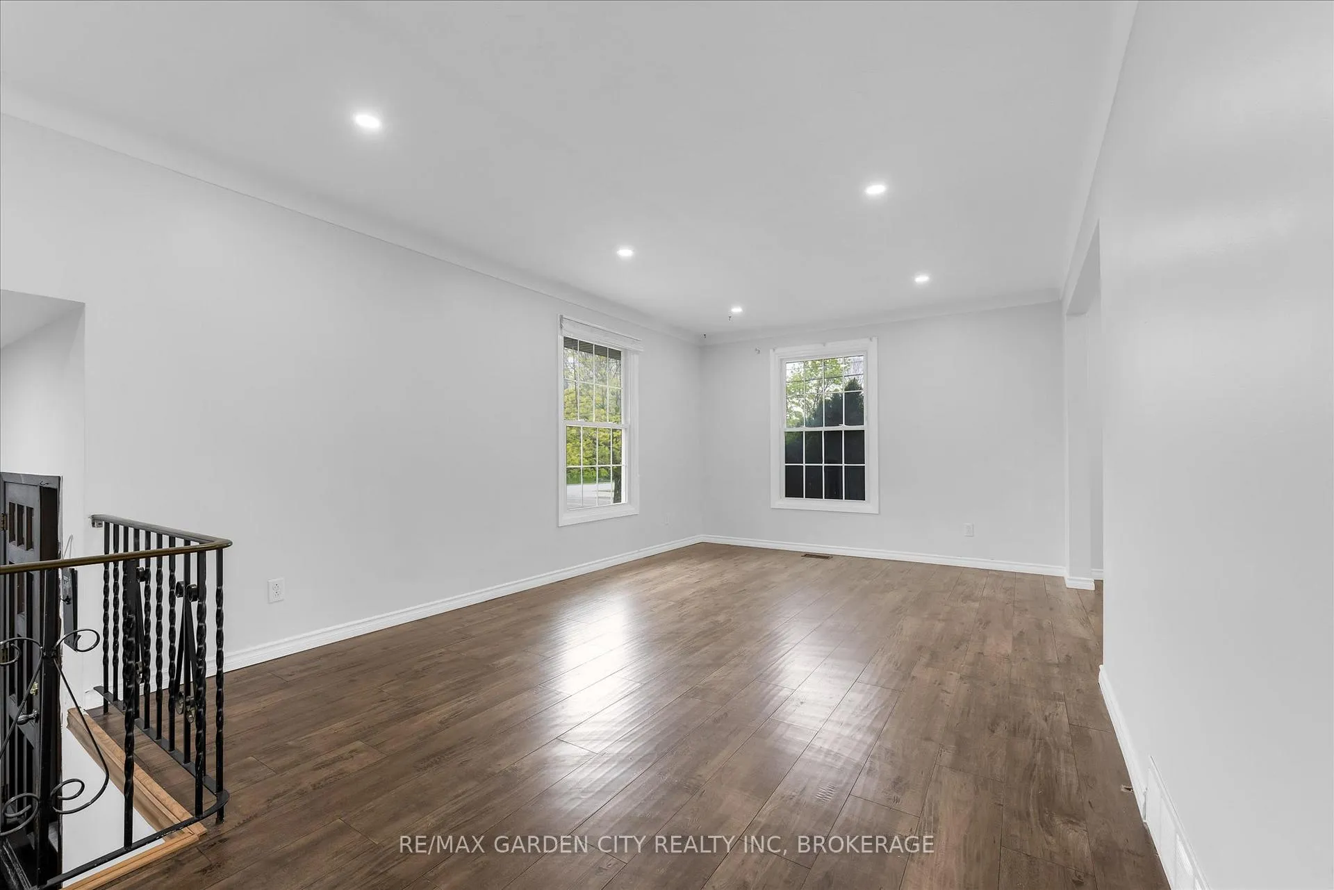 Photo 6 of 82 Linwell Road, St. Catharines, Lakeport — HOMEH