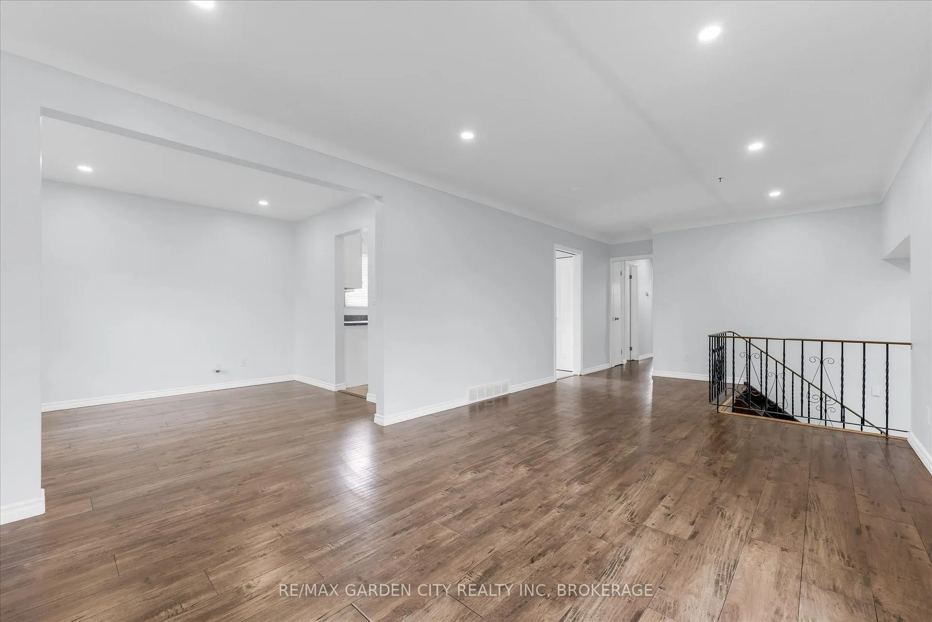 Photo 7 of 82 Linwell Road, St. Catharines, Lakeport — HOMEH