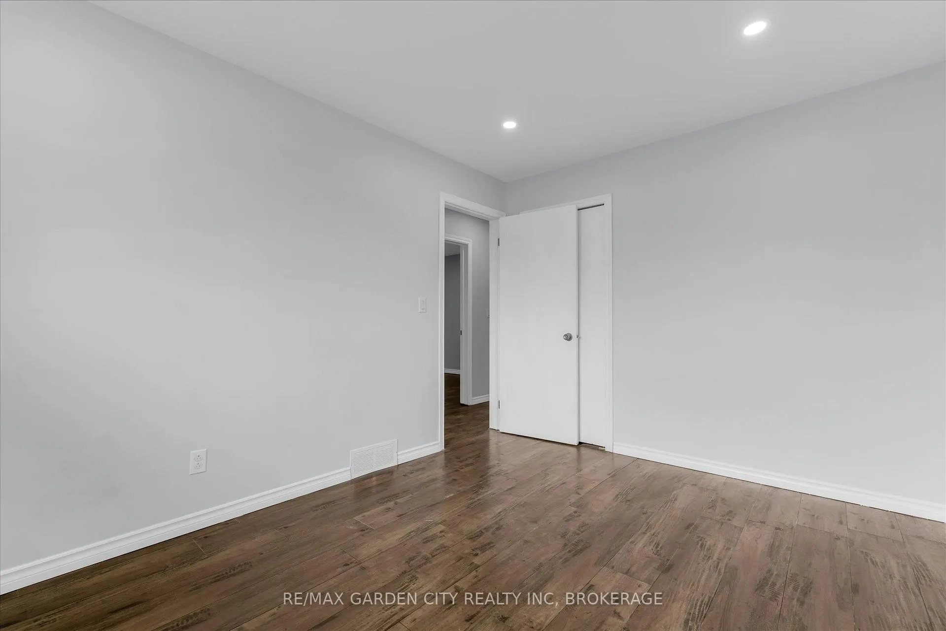 Photo 15 of 82 Linwell Road, St. Catharines, Lakeport — HOMEH