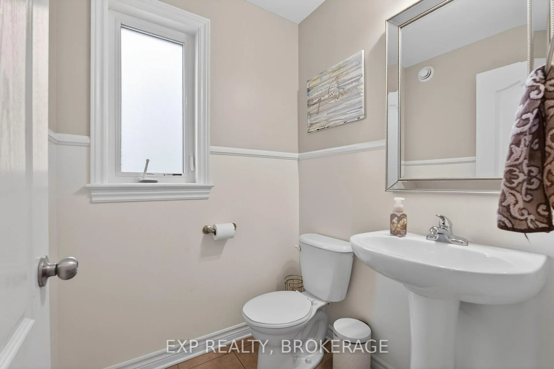 Photo 4 of 1140 Escala Crescent, Kingston, City Northwest — HOMEH