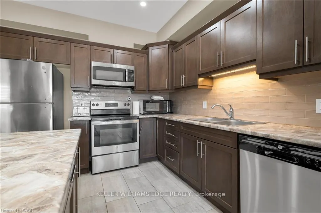 Photo 8 of Unit B, 16 Prospect Avenue, St. Catharines, Facer — HOMEH
