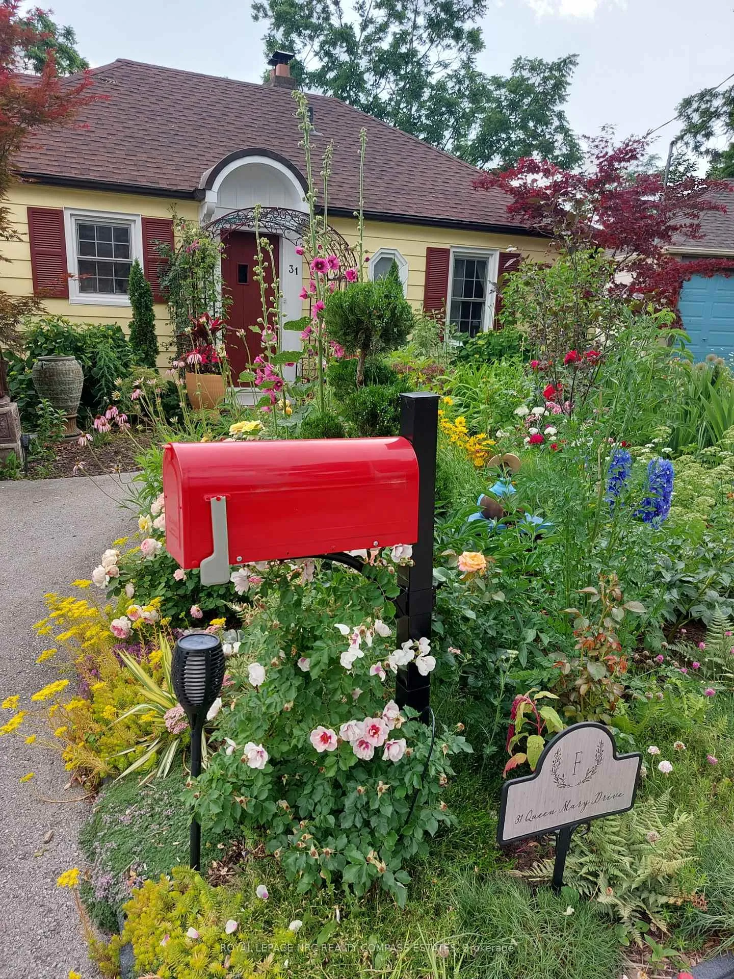 Photo 1 of 31 Queen Mary Drive, St. Catharines, Downtown — HOMEH