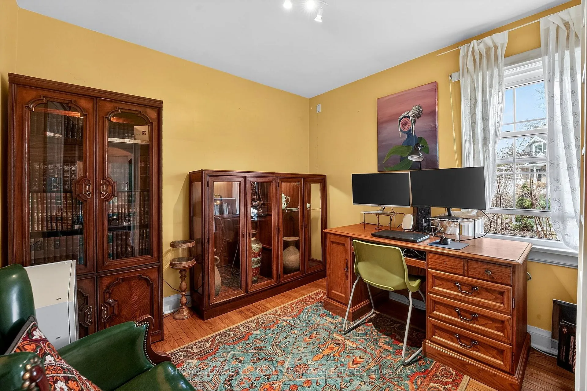 Photo 13 of 31 Queen Mary Drive, St. Catharines, Downtown — HOMEH