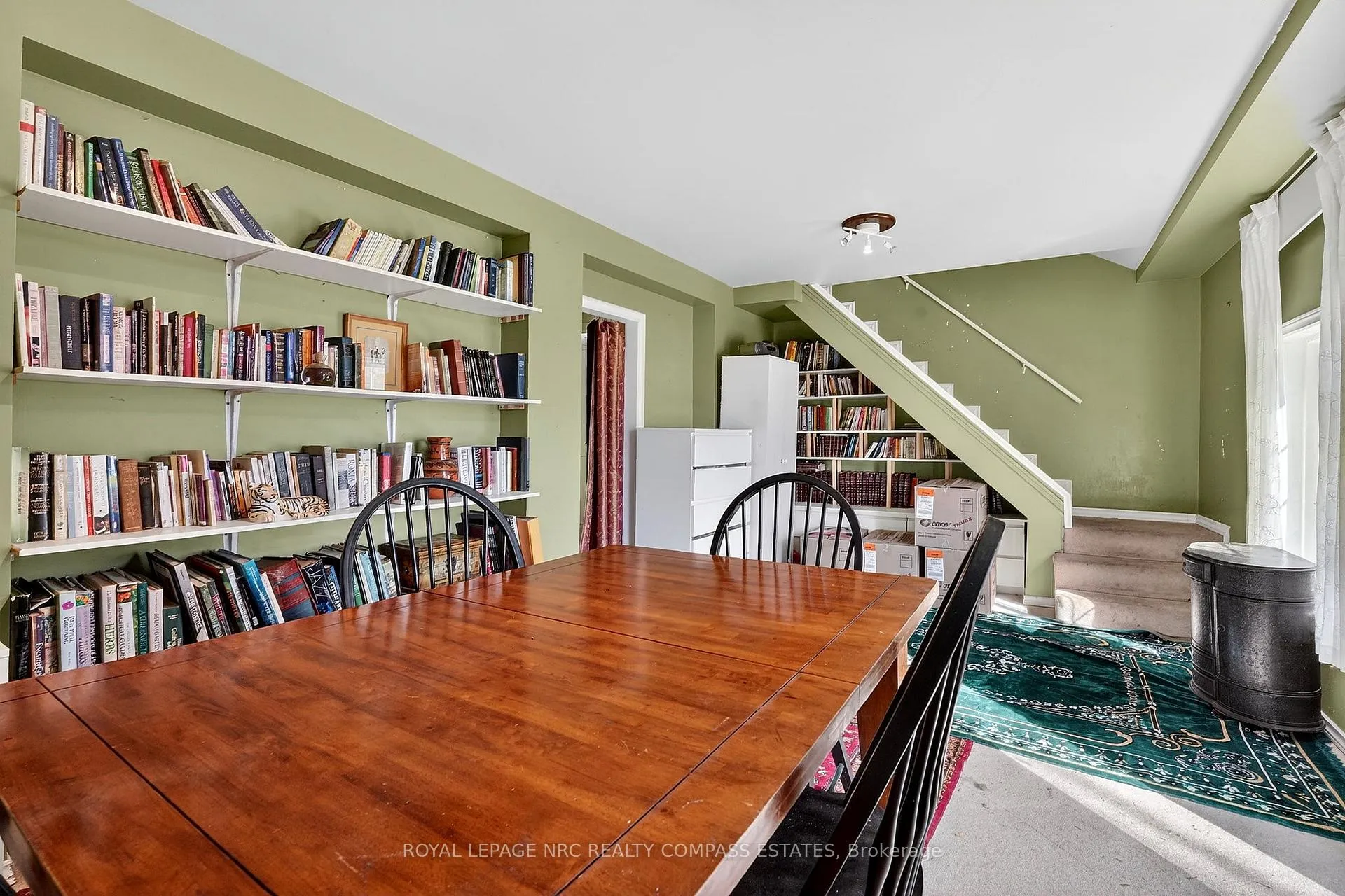 Photo 21 of 31 Queen Mary Drive, St. Catharines, Downtown — HOMEH