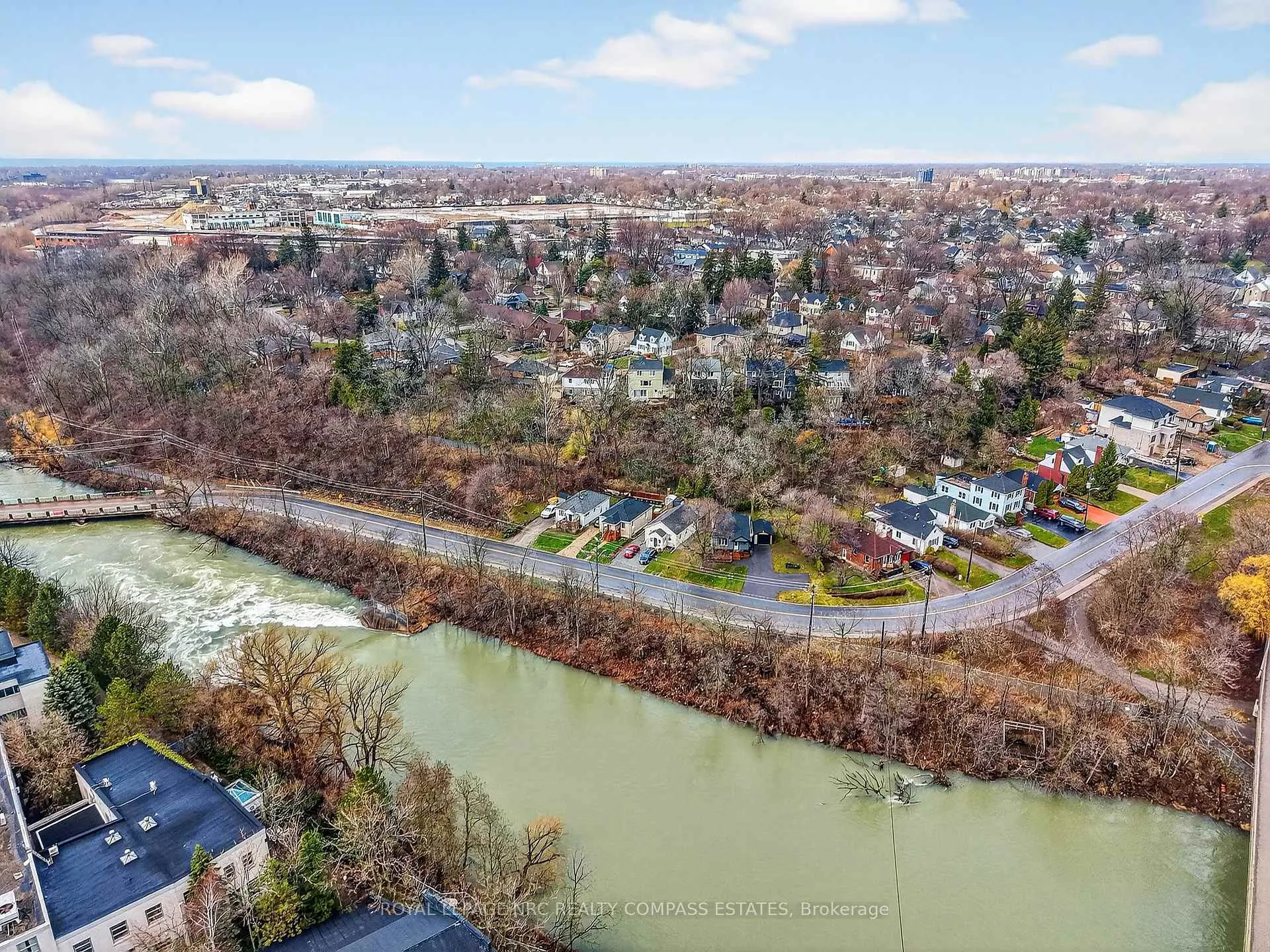 Photo 39 of 31 Queen Mary Drive, St. Catharines, Downtown — HOMEH