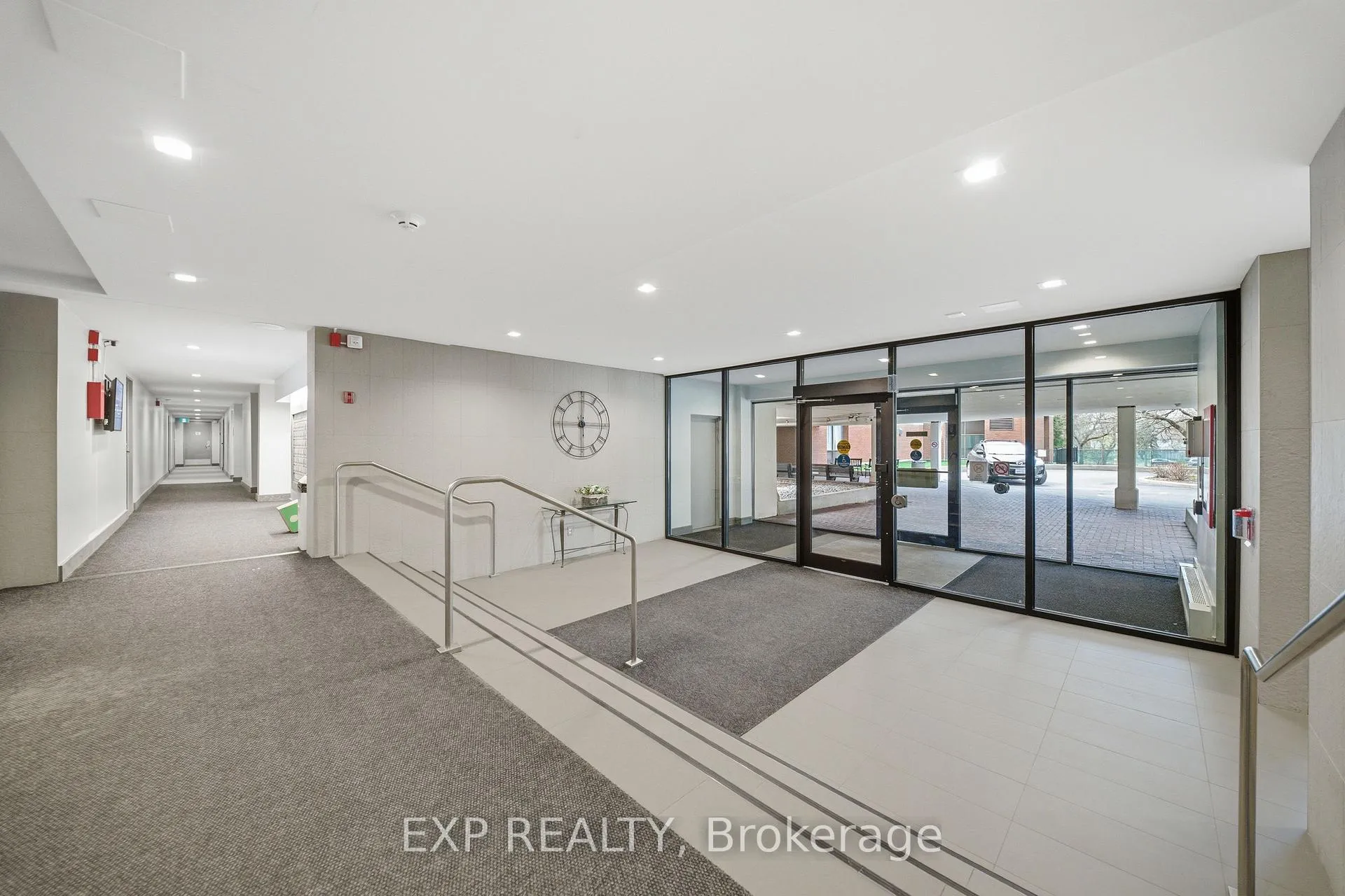Photo 3 of Unit 1004, 665 Bathgate Drive, Ottawa, Carson Meadows — HOMEH