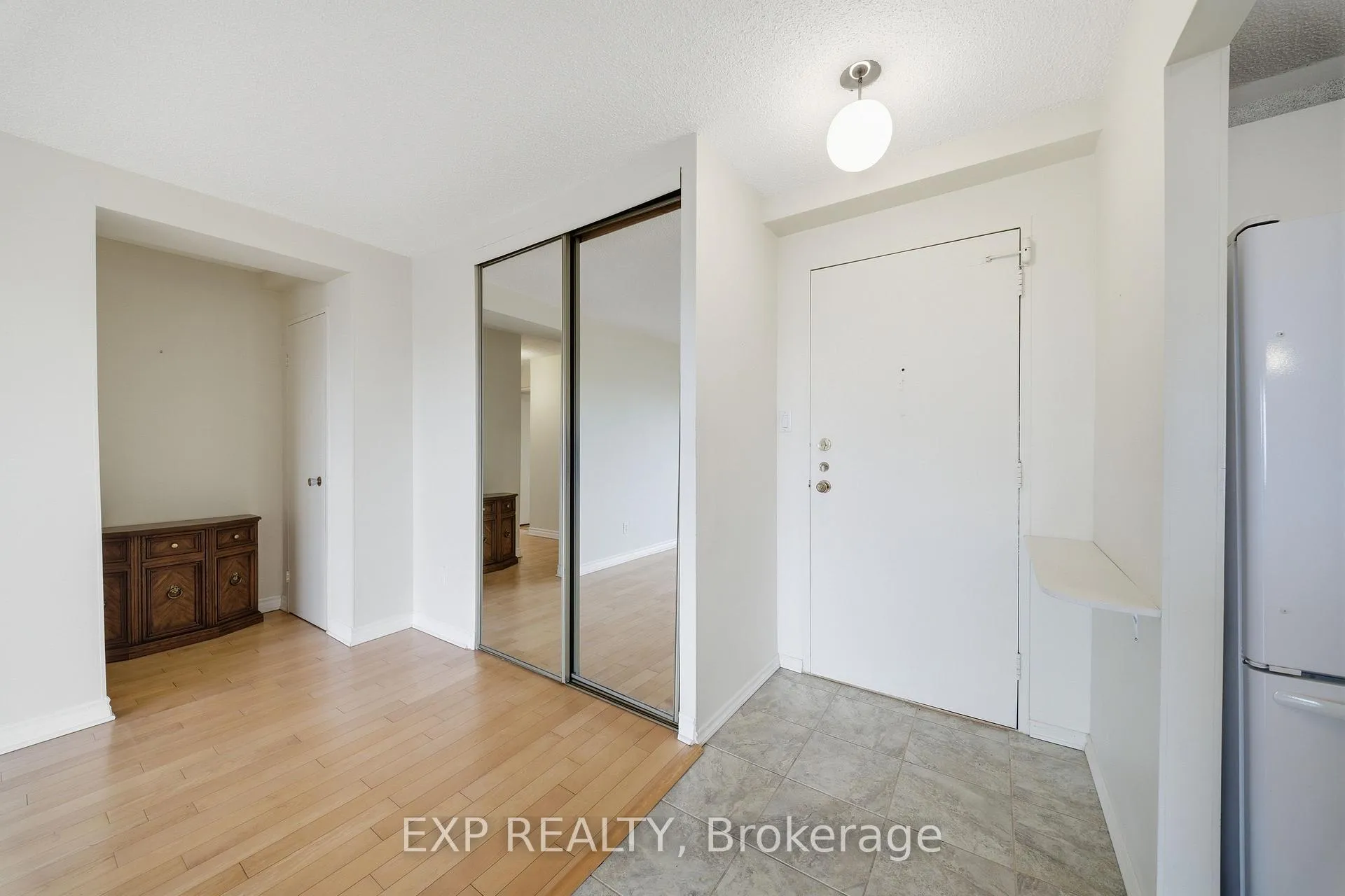 Photo 4 of Unit 1004, 665 Bathgate Drive, Ottawa, Carson Meadows — HOMEH