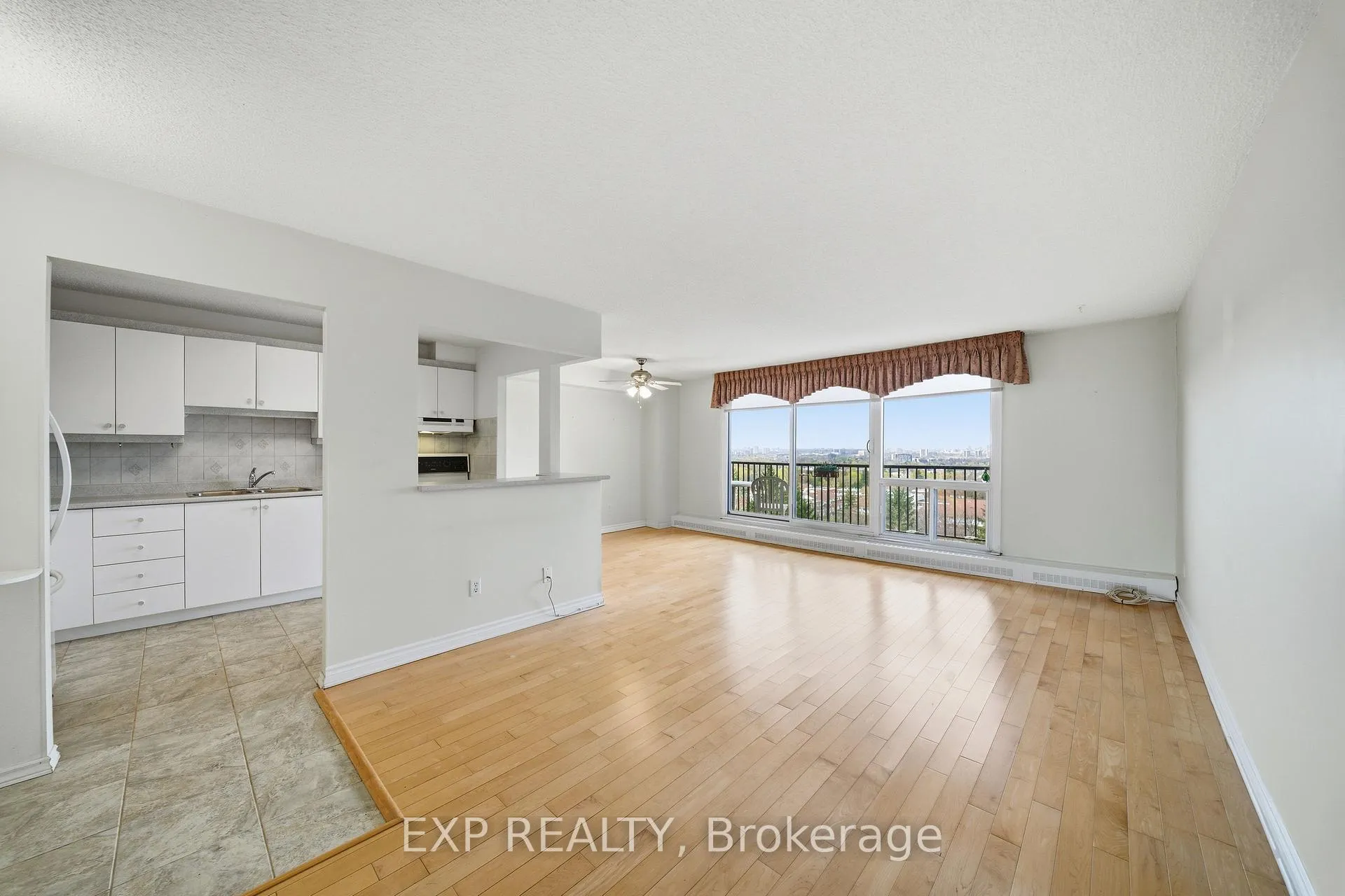 Photo 6 of Unit 1004, 665 Bathgate Drive, Ottawa, Carson Meadows — HOMEH