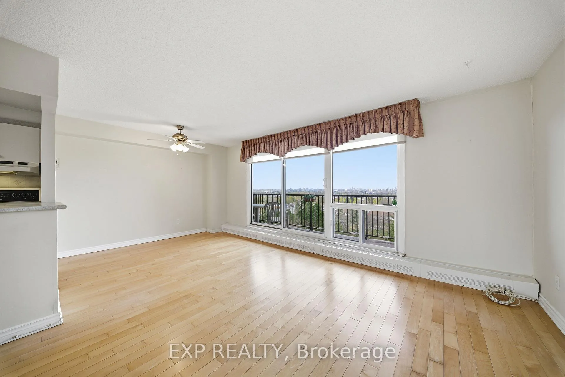 Photo 8 of Unit 1004, 665 Bathgate Drive, Ottawa, Carson Meadows — HOMEH