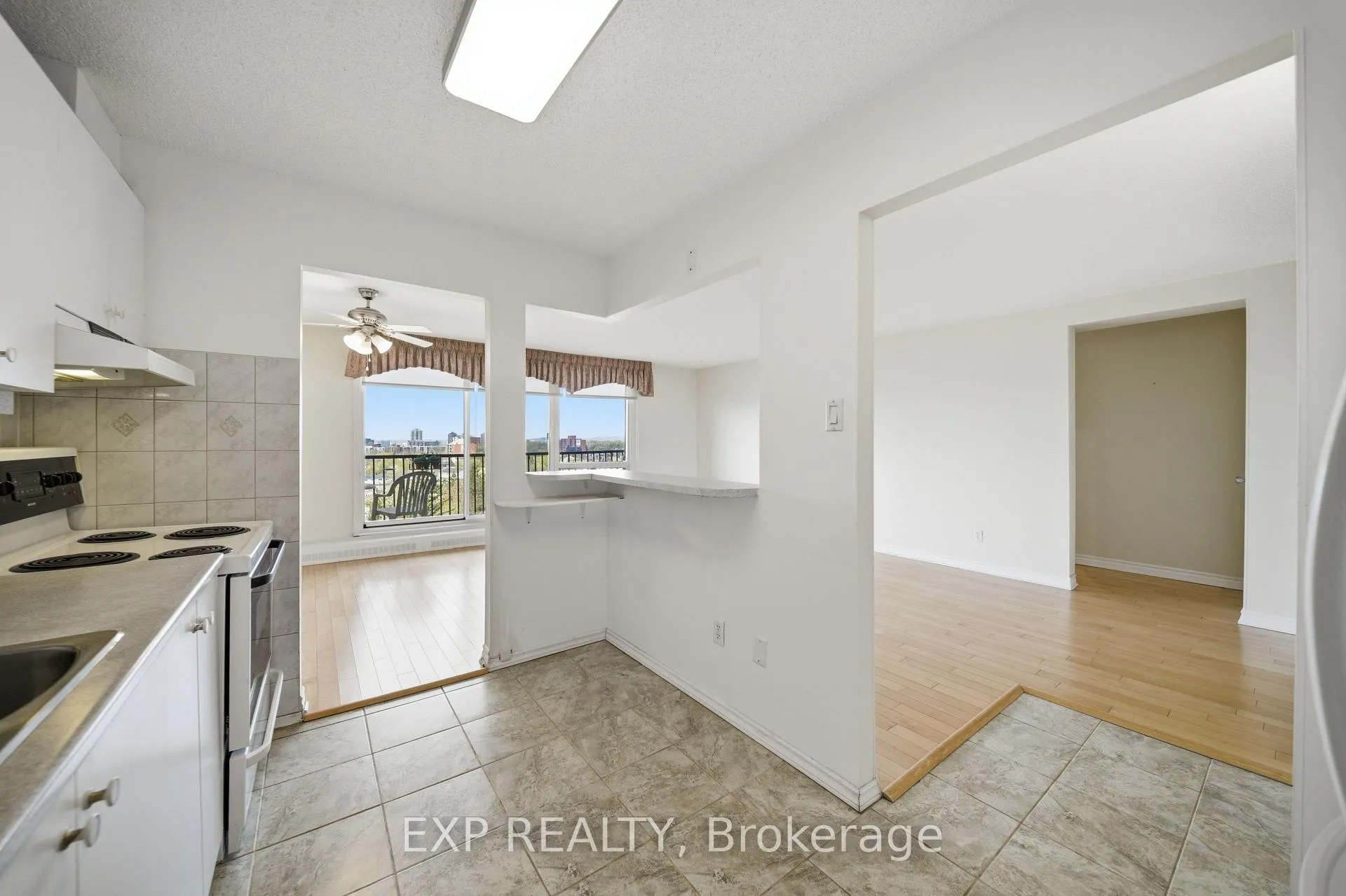 Photo 12 of Unit 1004, 665 Bathgate Drive, Ottawa, Carson Meadows — HOMEH