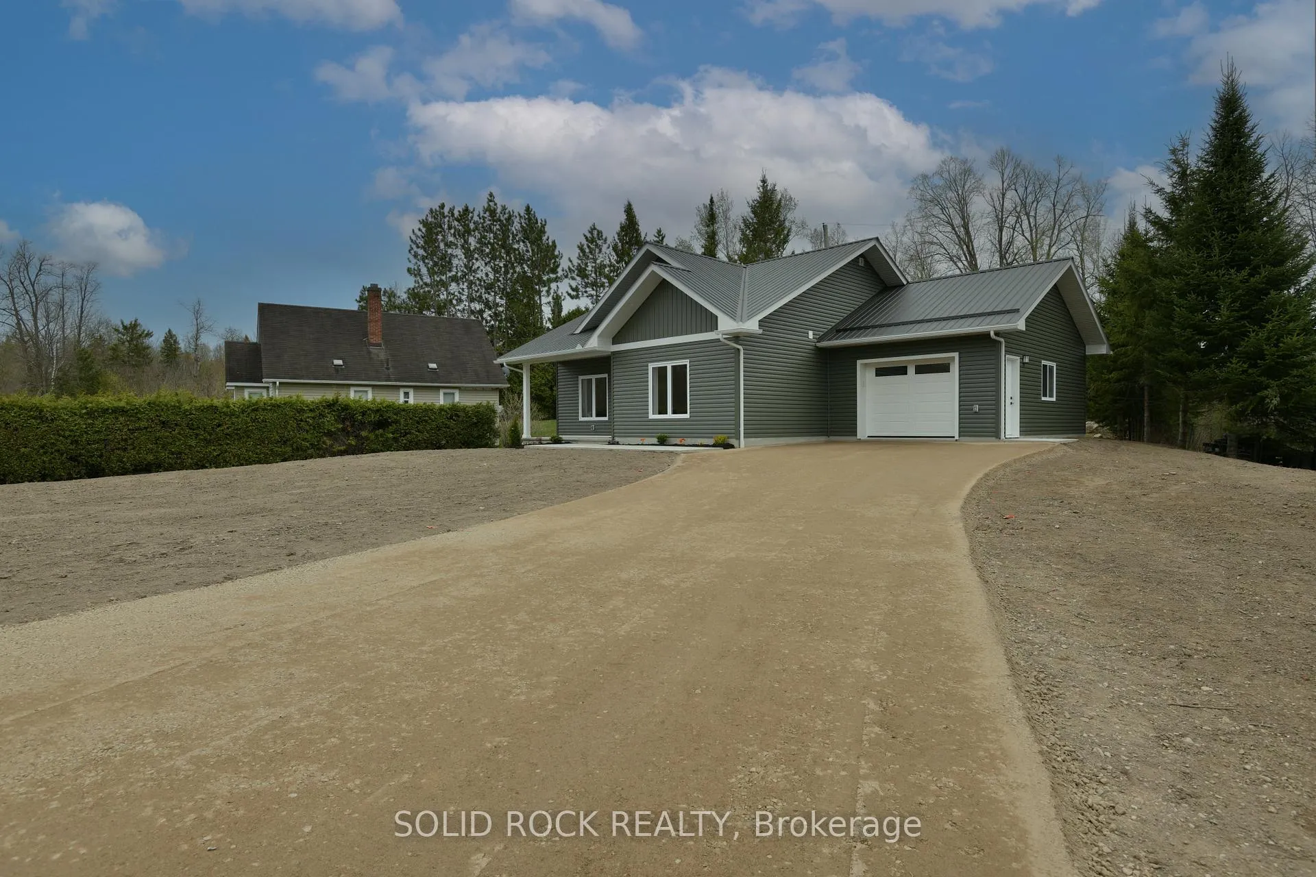 Photo 3 of 522 Heather Place, Whitewater Region, Whitewater Region — HOMEH