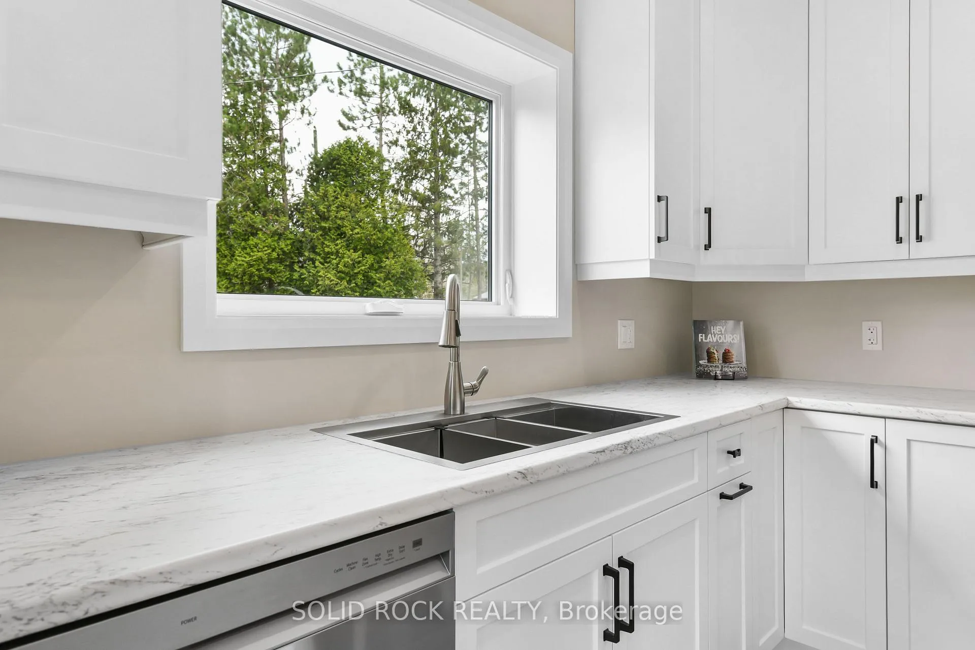 Photo 13 of 522 Heather Place, Whitewater Region, Whitewater Region — HOMEH