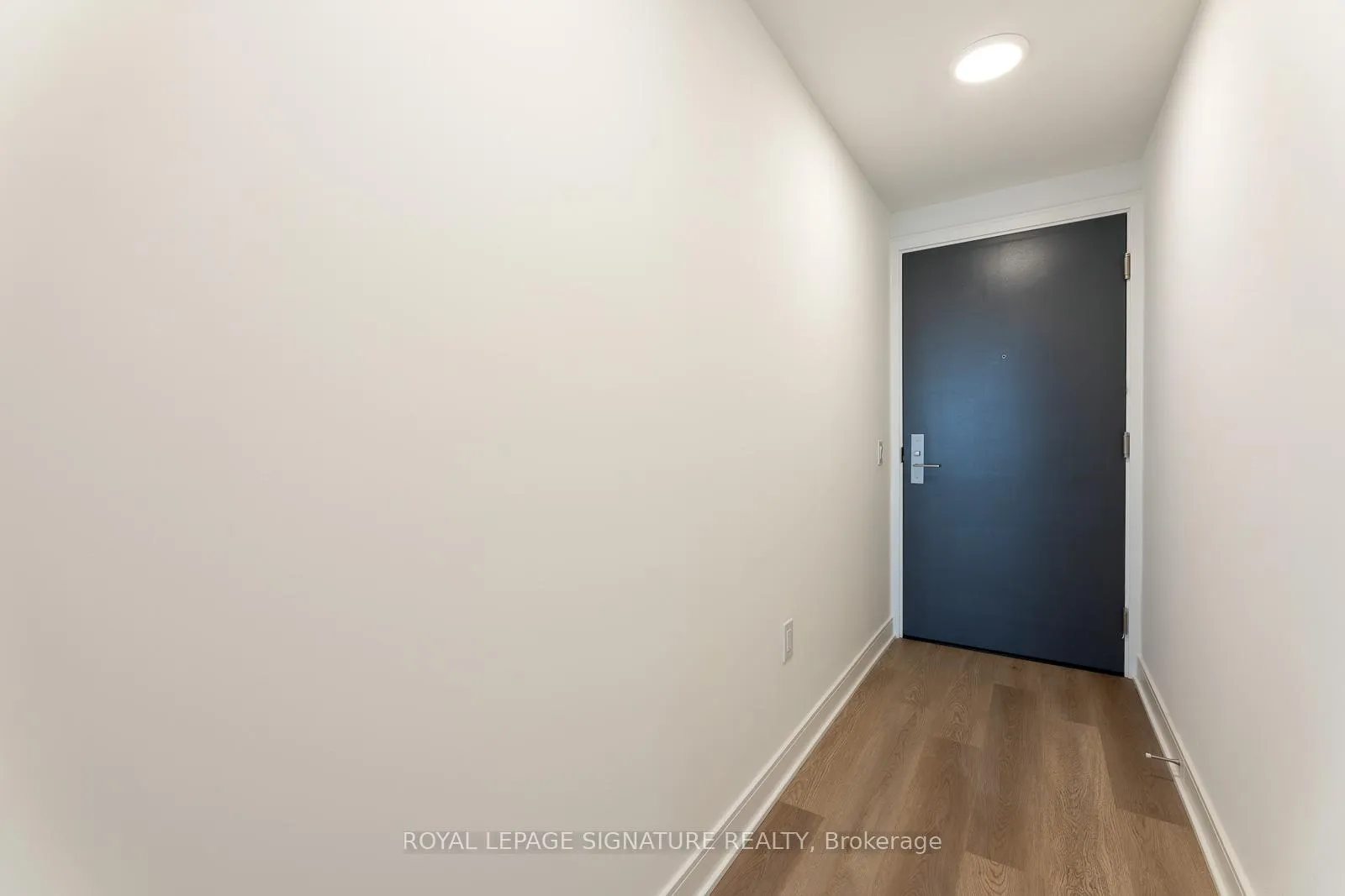 Front of Unit 526, 86 Dundas Street E