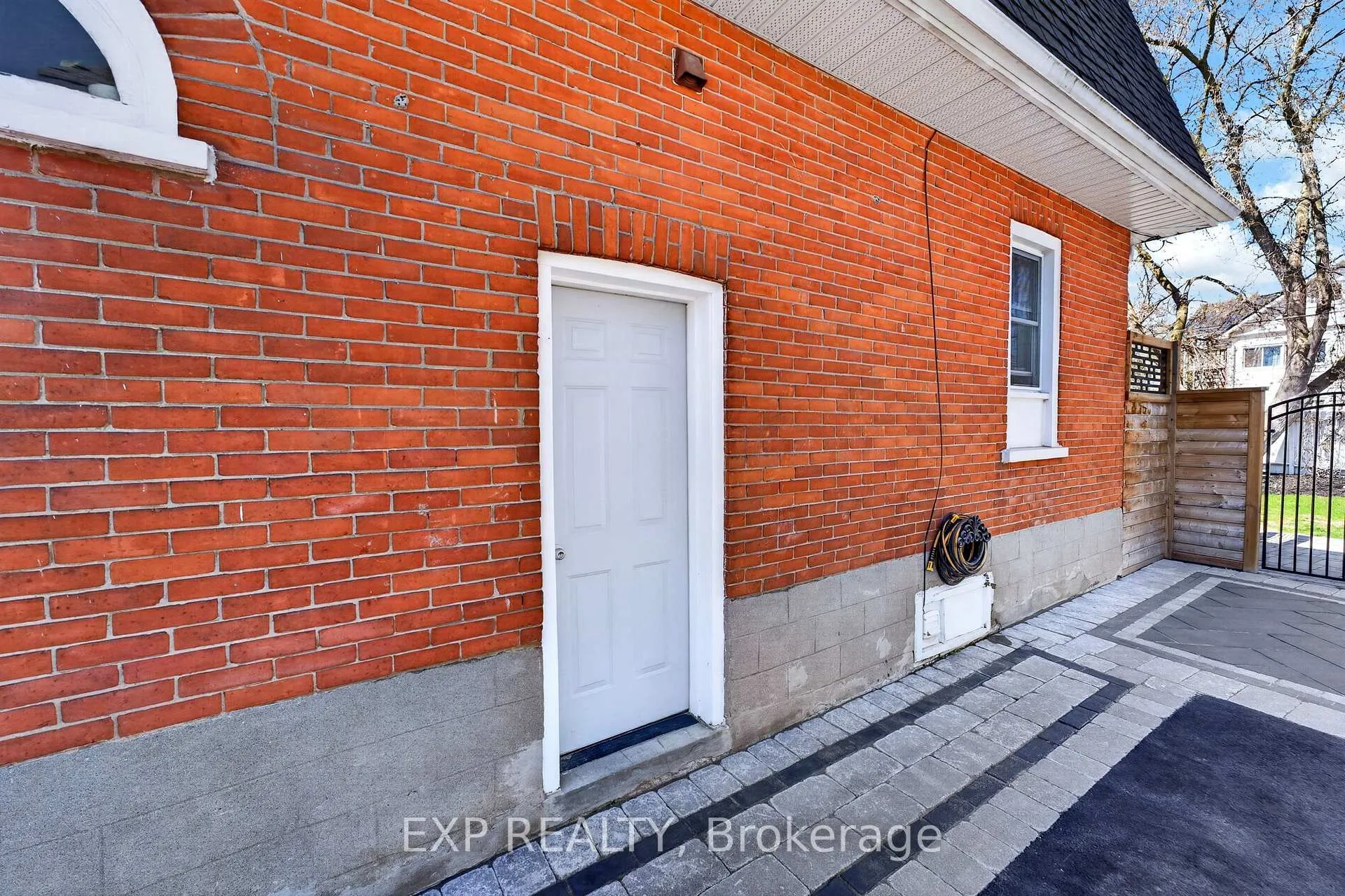 Photo 26 of 16 Burton Street, Belleville, Belleville Ward — HOMEH