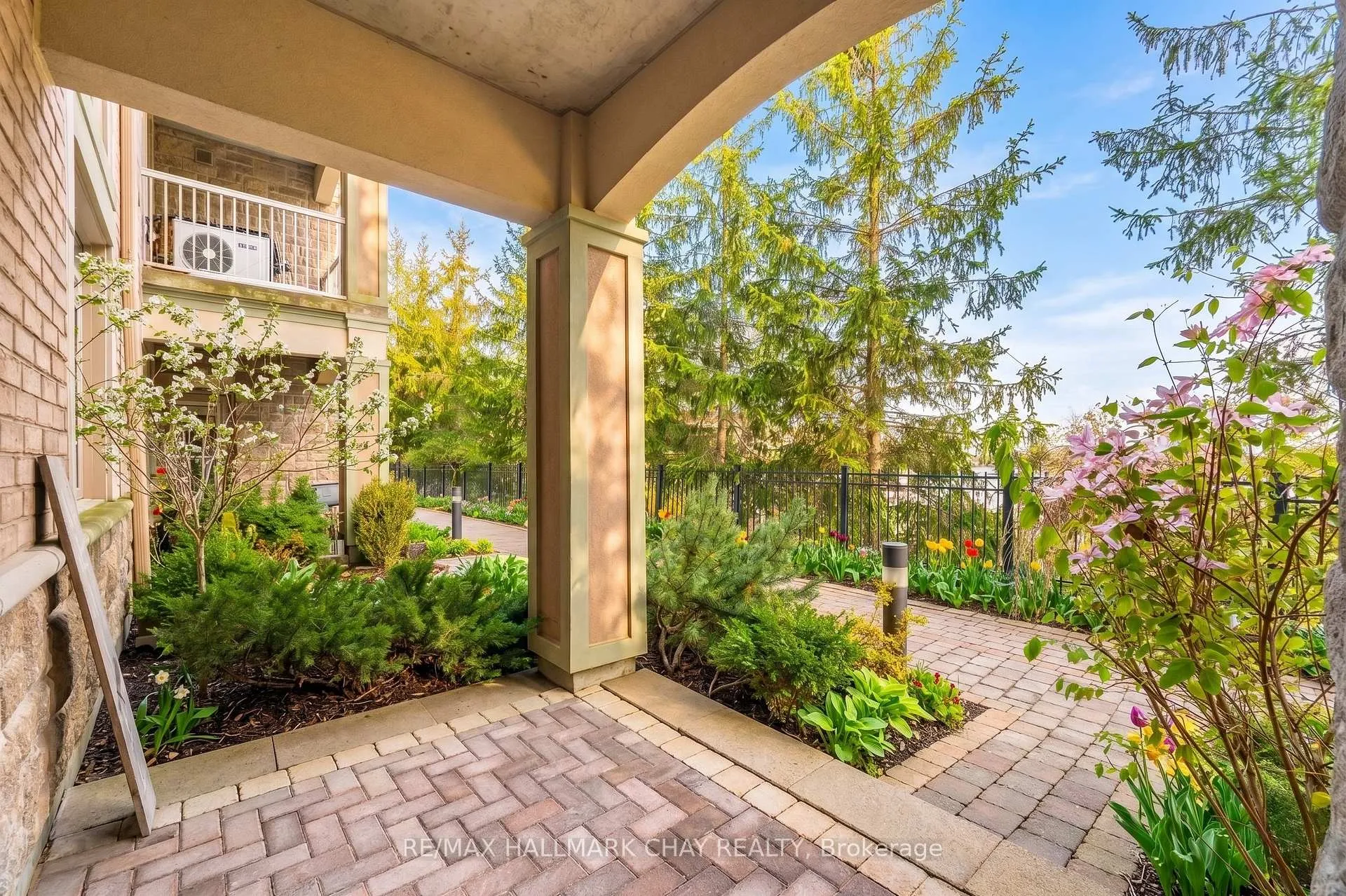 Photo 2 of Unit 105, 78 Sunset Boulevard, New Tecumseth, Alliston — HOMEH