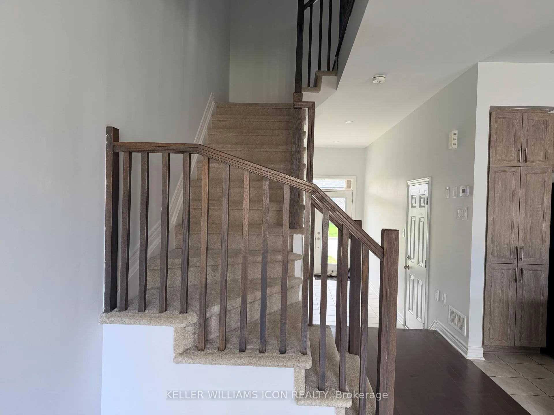 Photo 7 of 701 Capricorn Circle, Ottawa, Riverside South/Gloucester Glen — HOMEH