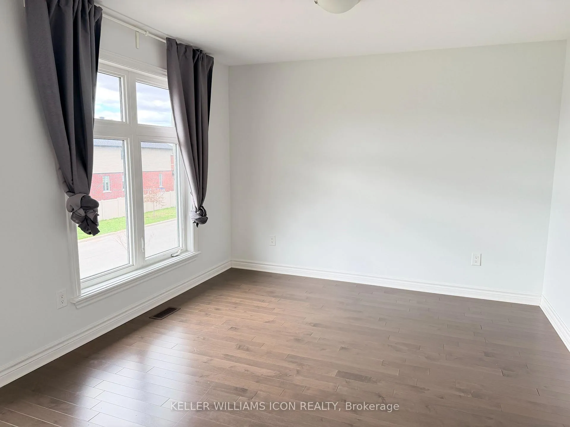 Photo 9 of 701 Capricorn Circle, Ottawa, Riverside South/Gloucester Glen — HOMEH
