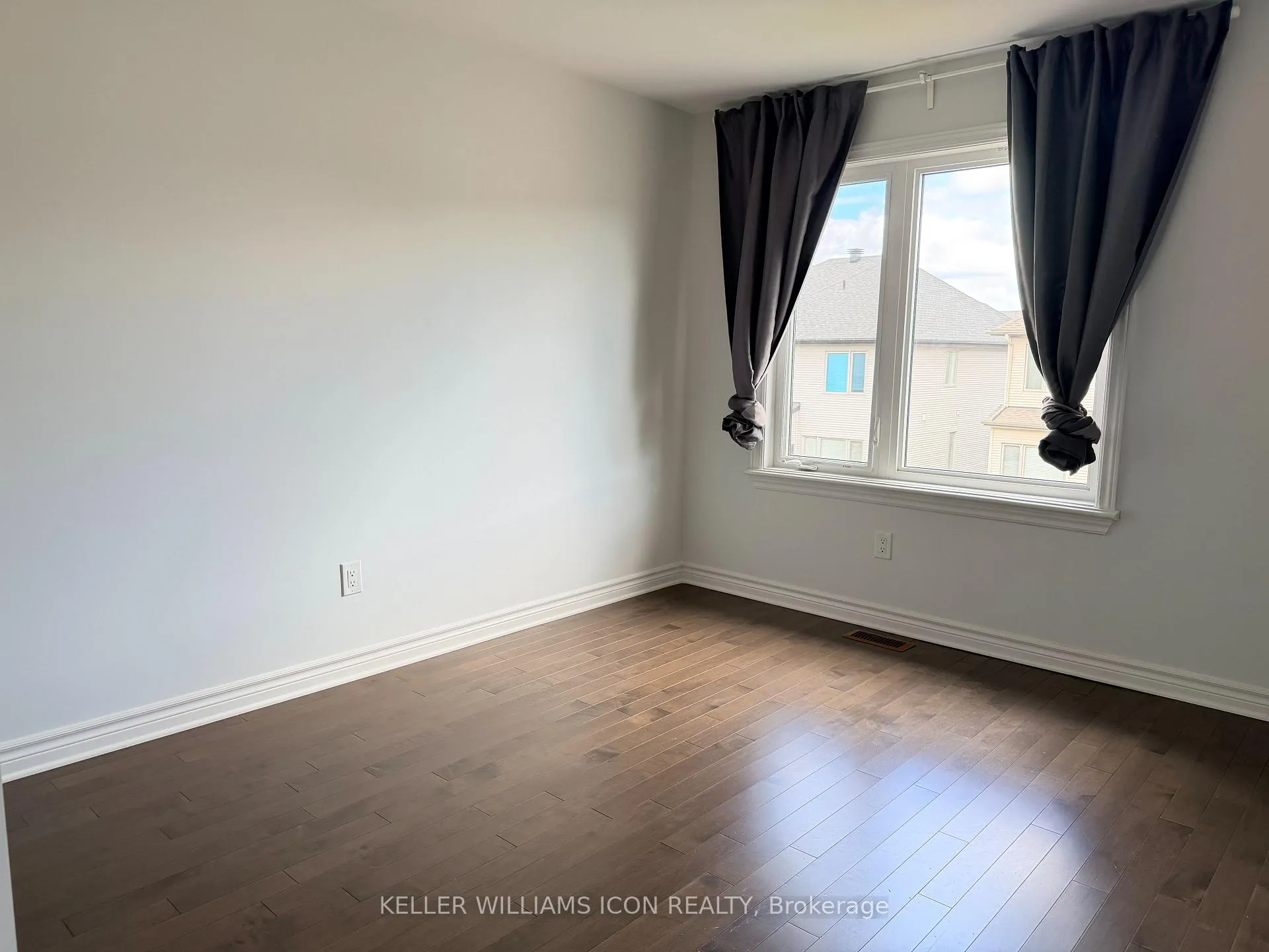 Photo 11 of 701 Capricorn Circle, Ottawa, Riverside South/Gloucester Glen — HOMEH
