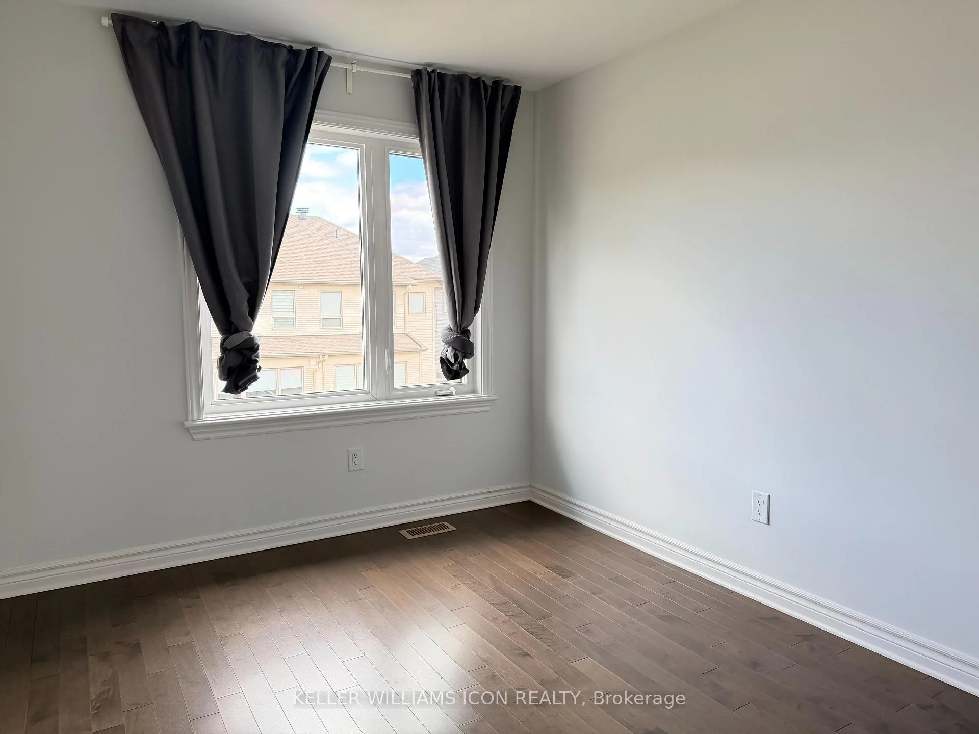 Photo 12 of 701 Capricorn Circle, Ottawa, Riverside South/Gloucester Glen — HOMEH