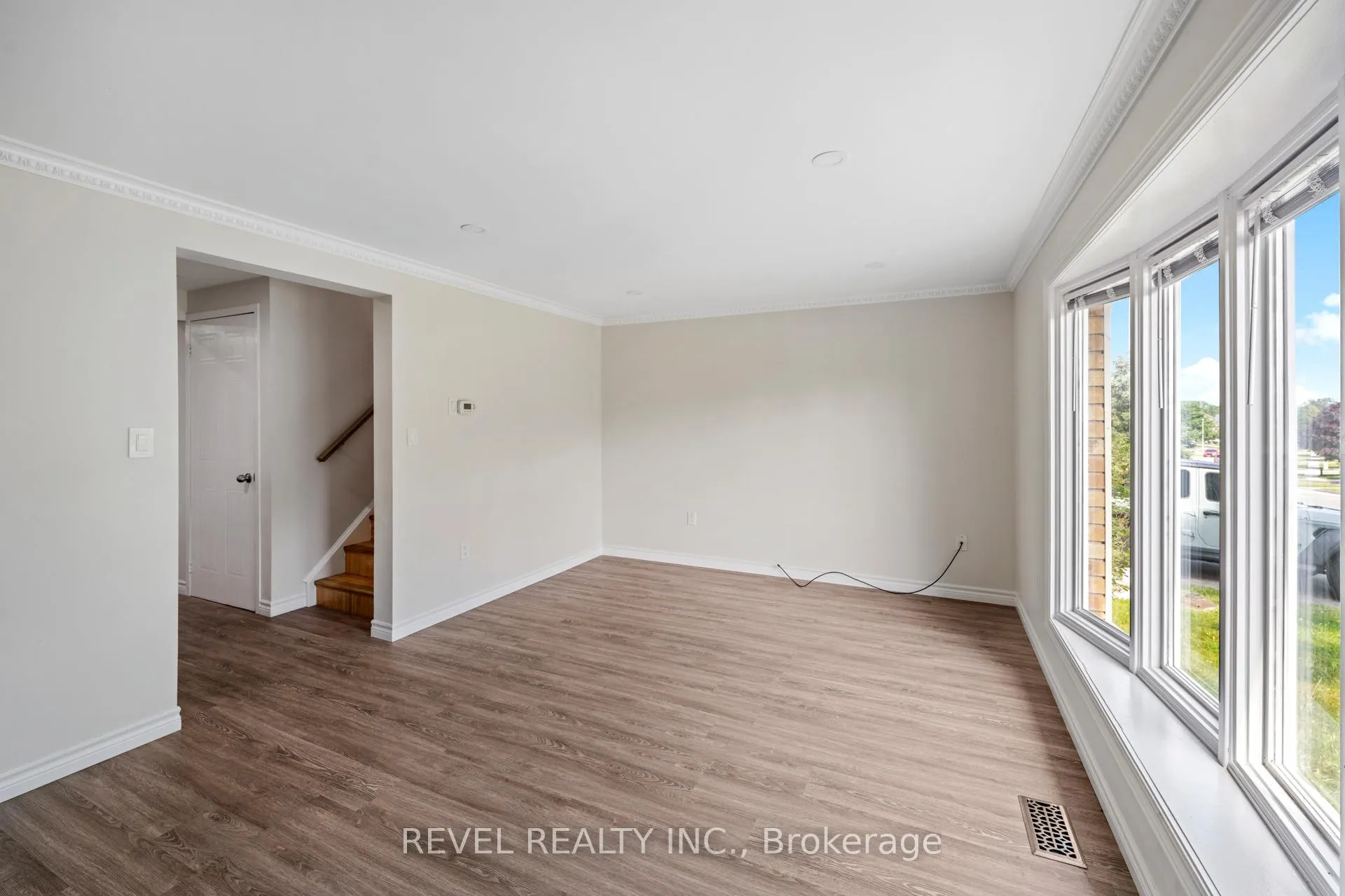 Photo 3 of 574 Mortimer Drive, Cambridge — HOMEH