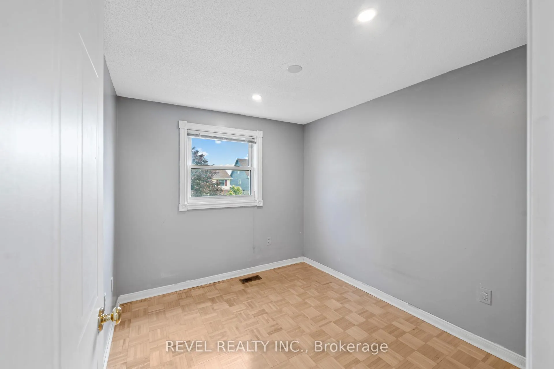 Photo 8 of 574 Mortimer Drive, Cambridge — HOMEH