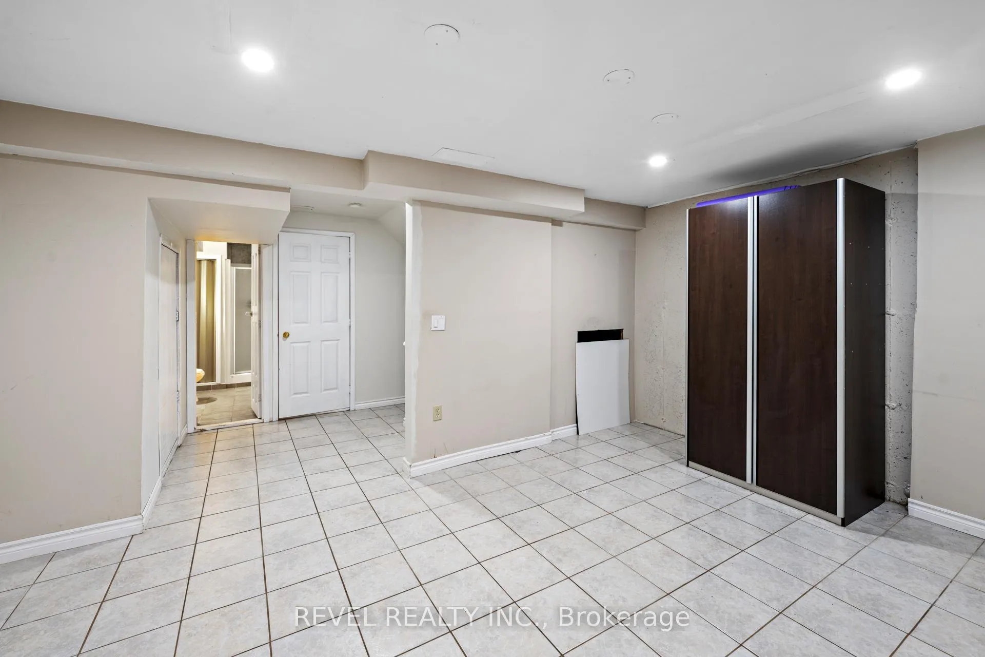 Photo 12 of 574 Mortimer Drive, Cambridge — HOMEH