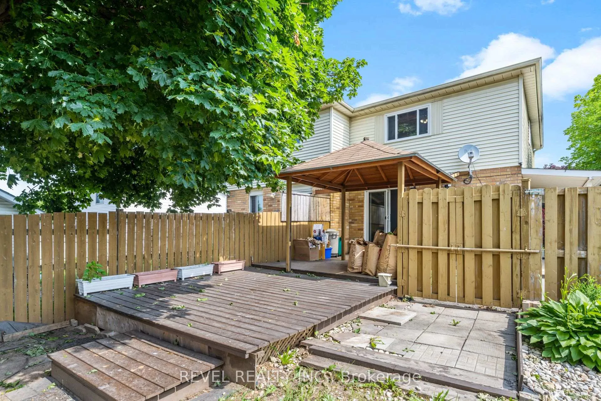 Photo 16 of 574 Mortimer Drive, Cambridge — HOMEH