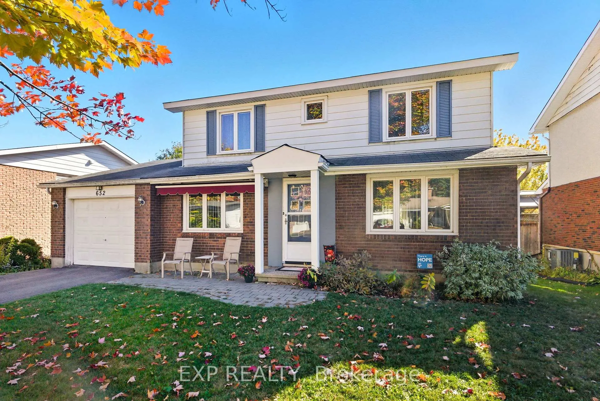 Photo 2 of 652 Glenhurst Crescent, Ottawa, Beacon Hill North — HOMEH