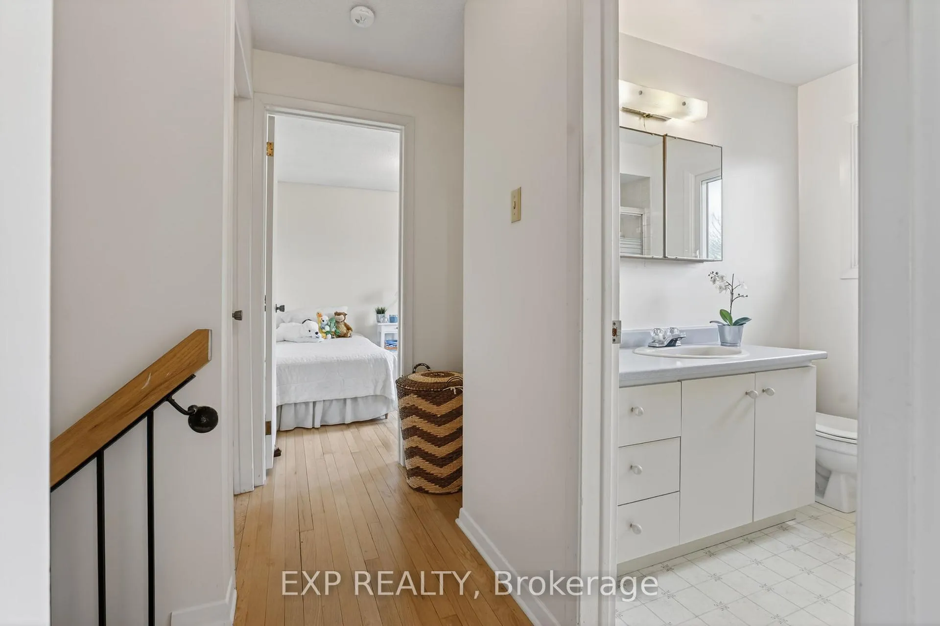 Photo 17 of 652 Glenhurst Crescent, Ottawa, Beacon Hill North — HOMEH