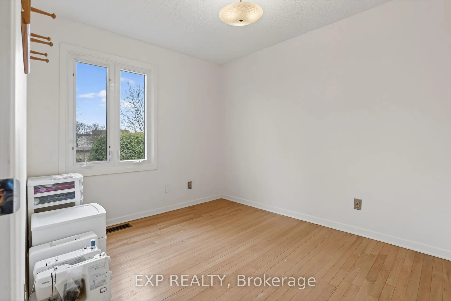 Photo 23 of 652 Glenhurst Crescent, Ottawa, Beacon Hill North — HOMEH