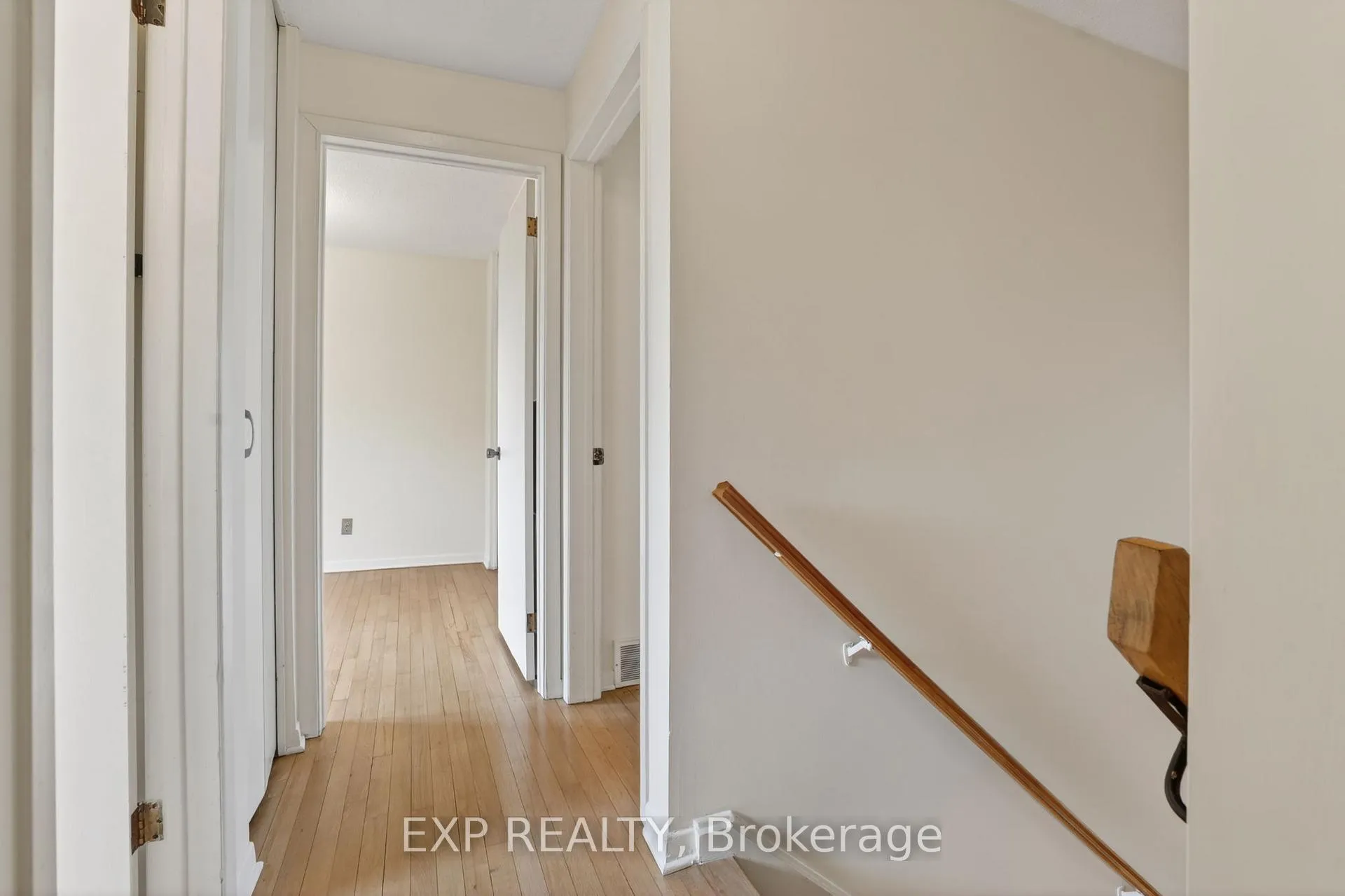 Photo 29 of 652 Glenhurst Crescent, Ottawa, Beacon Hill North — HOMEH