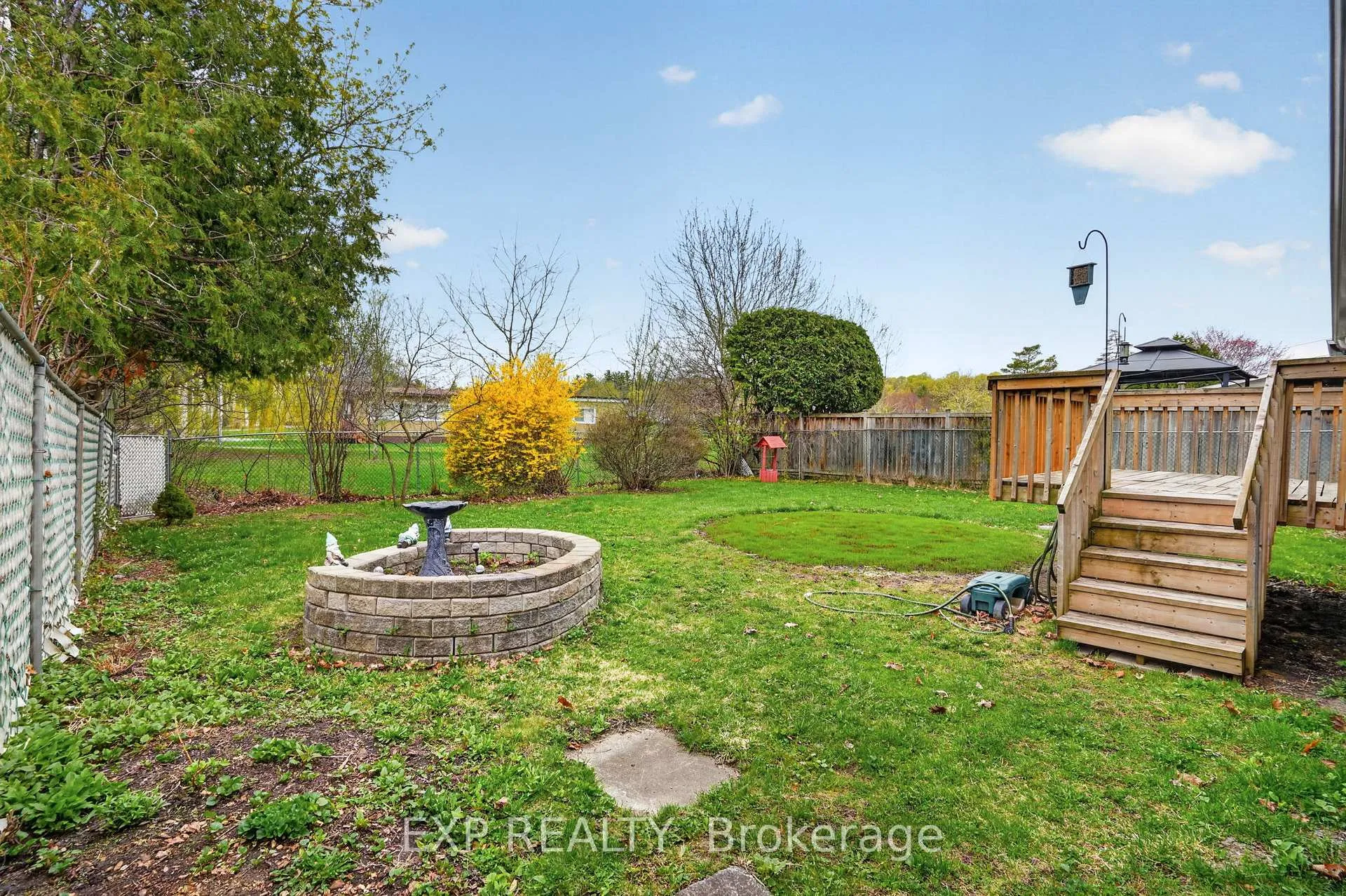 Photo 32 of 652 Glenhurst Crescent, Ottawa, Beacon Hill North — HOMEH