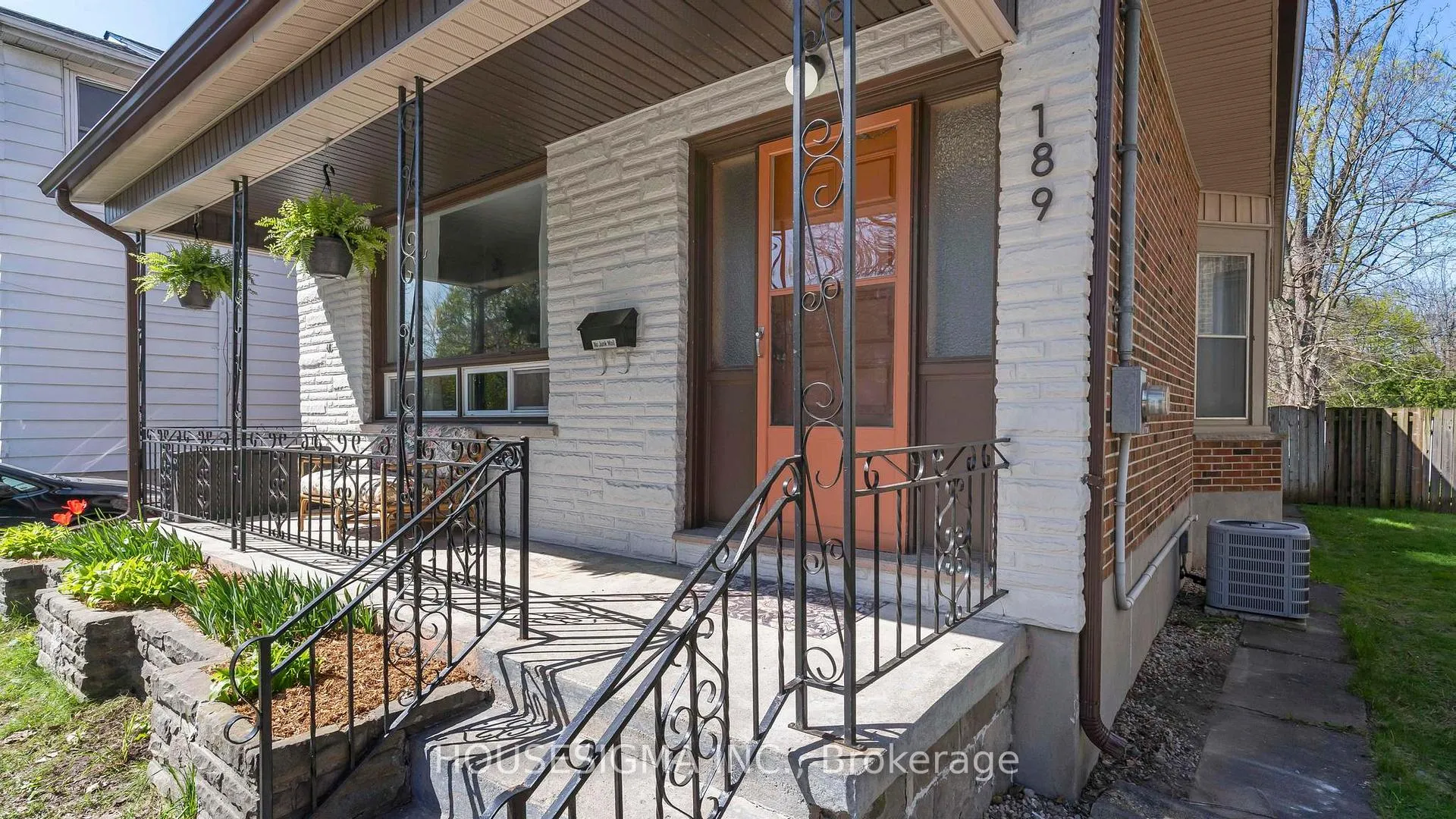 Photo 3 of 189 Colborne Street, London, East K — HOMEH