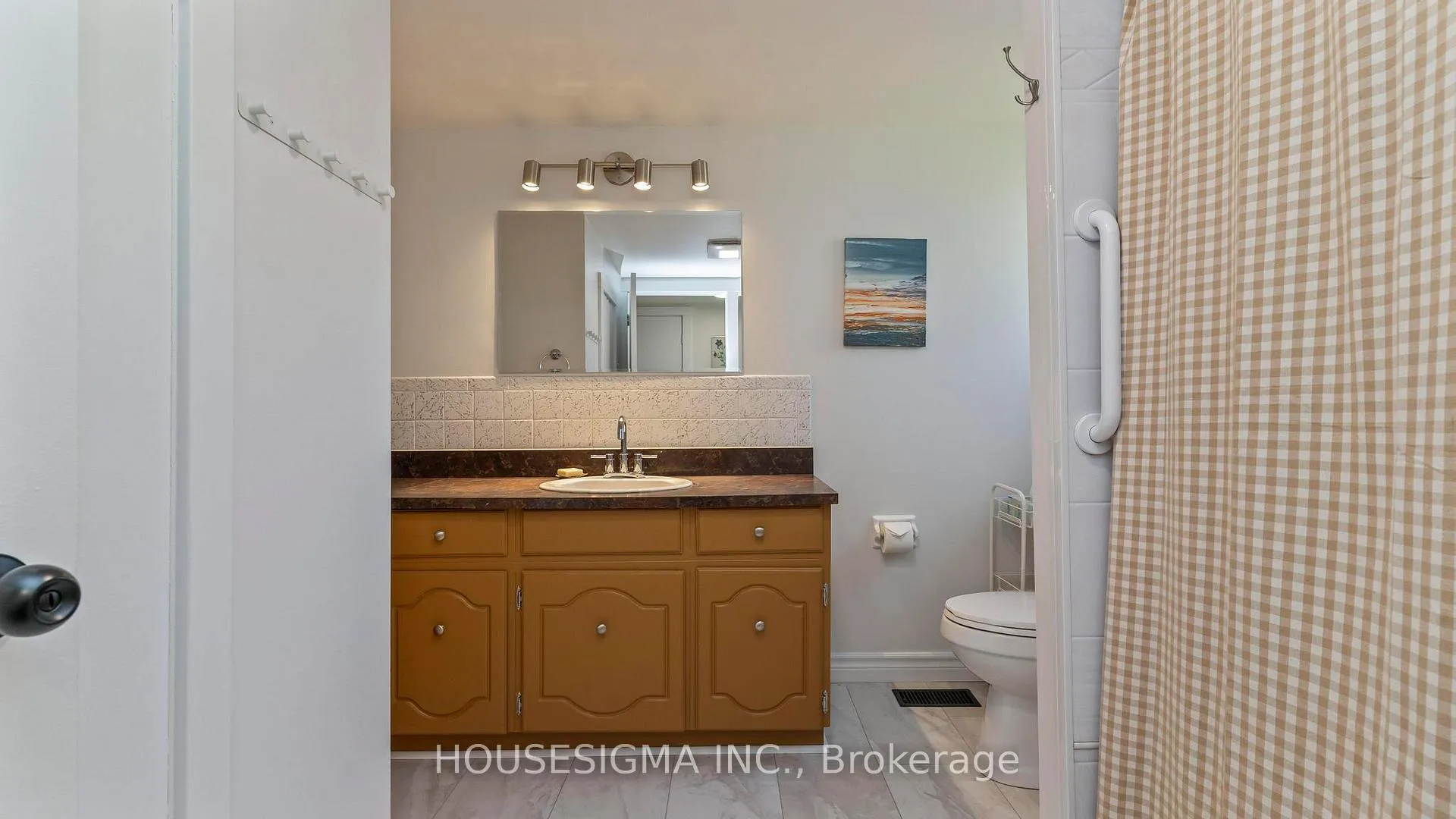 Photo 23 of 189 Colborne Street, London, East K — HOMEH
