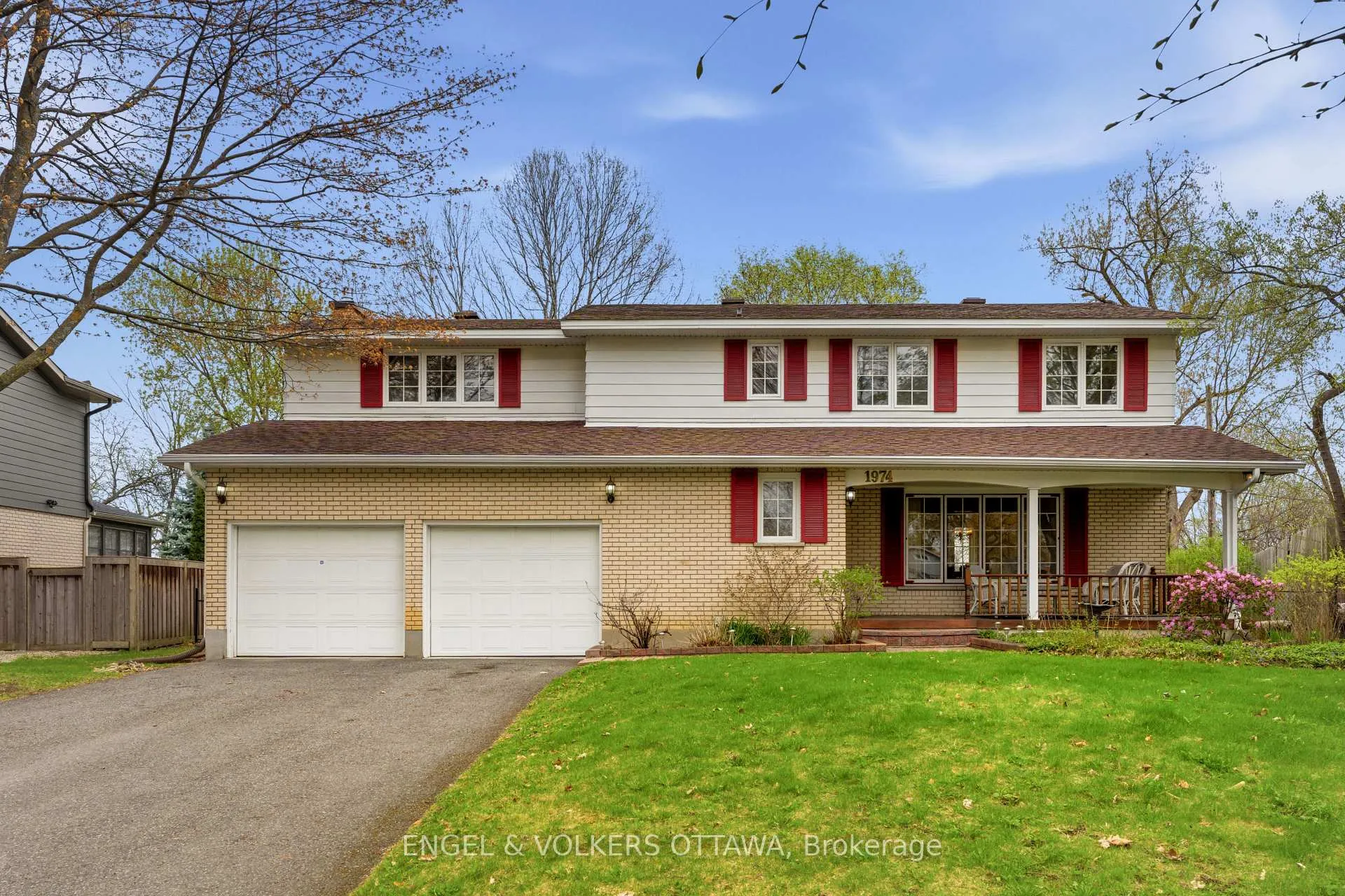 Photo 1 of 1974 Norway Crescent, Ottawa, Playfair Park — HOMEH
