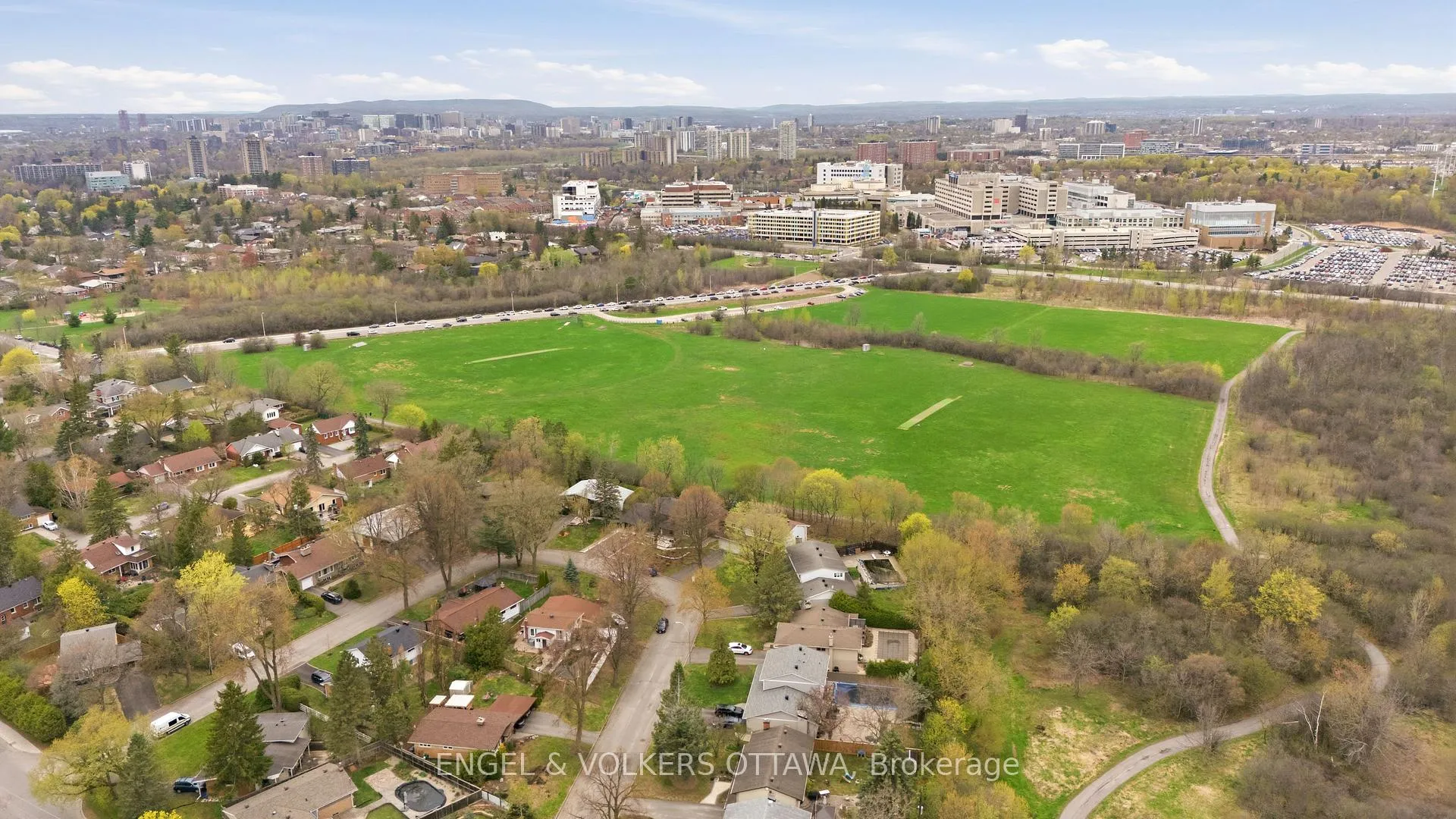 Photo 49 of 1974 Norway Crescent, Ottawa, Playfair Park — HOMEH