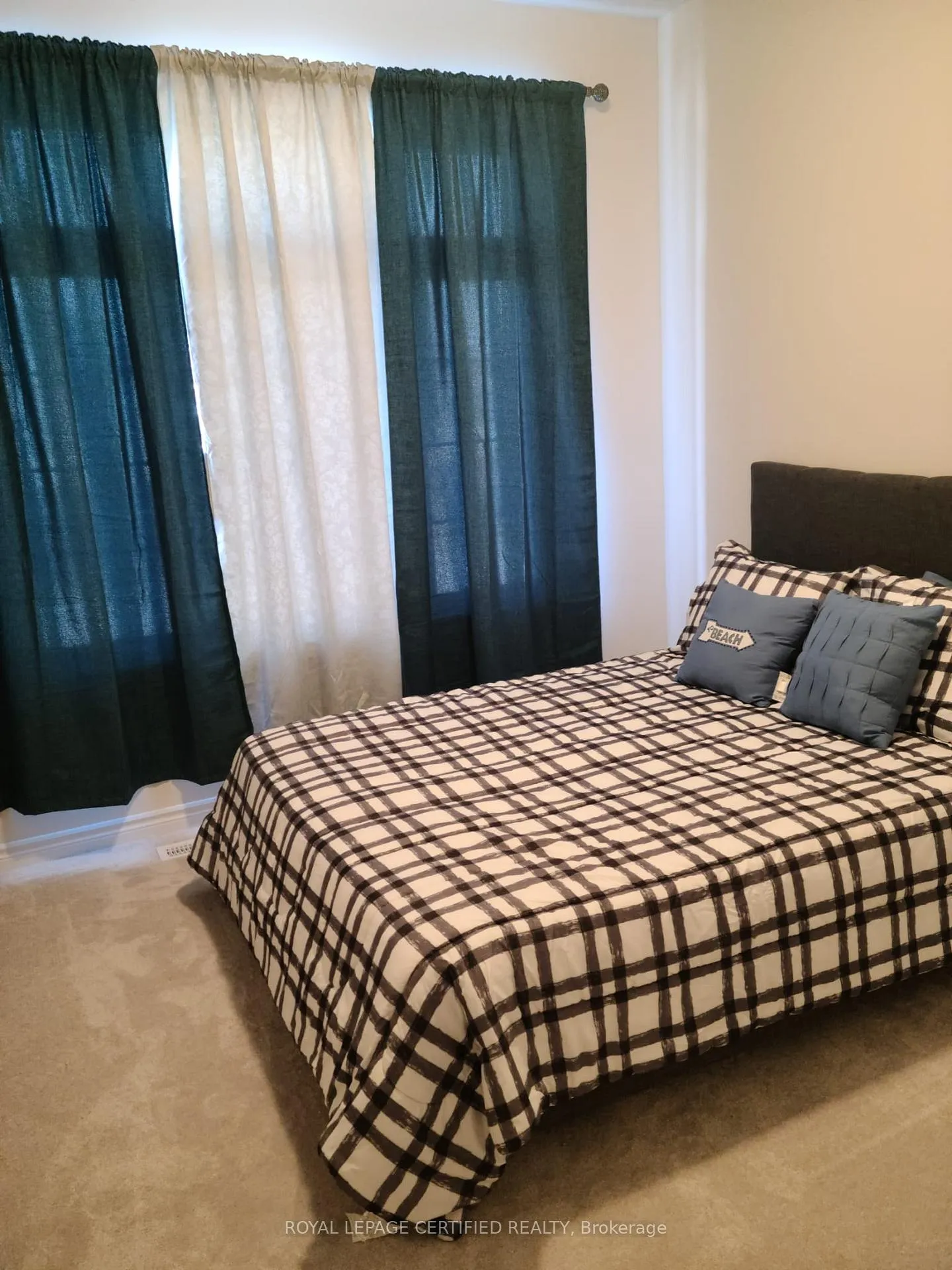 Photo 10 of 54 Lillian Way, Haldimand — HOMEH