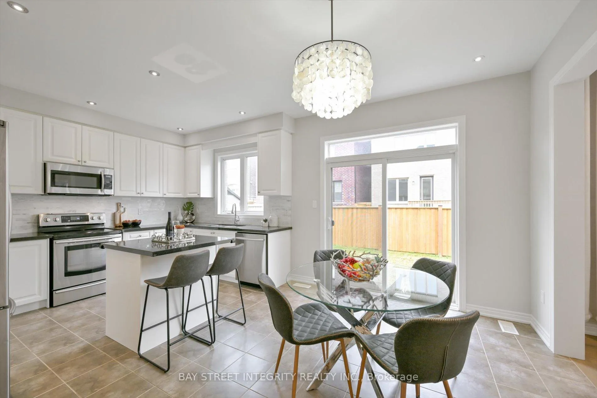 Photo 11 of 99 Greenspire Avenue, Markham, Wismer — HOMEH