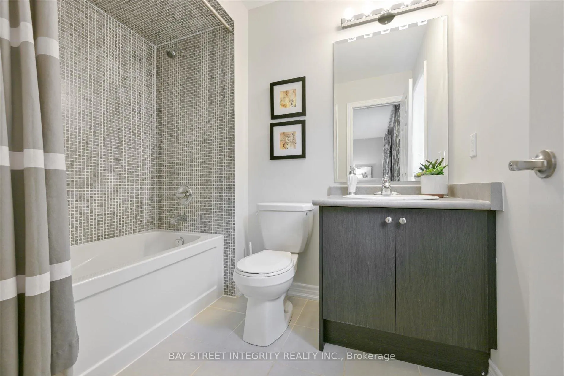 Photo 34 of 99 Greenspire Avenue, Markham, Wismer — HOMEH